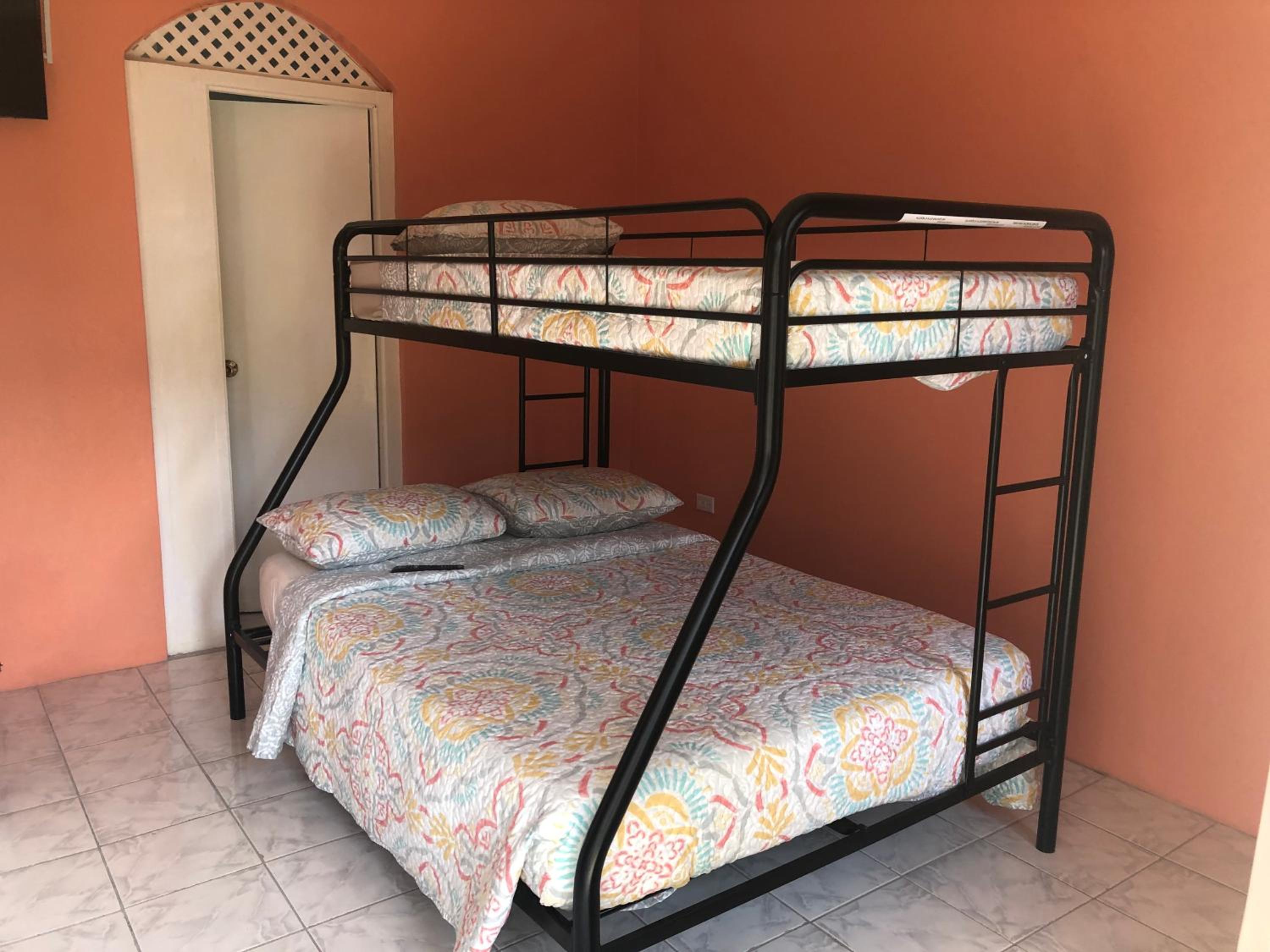 Small Twin Room photo 1
