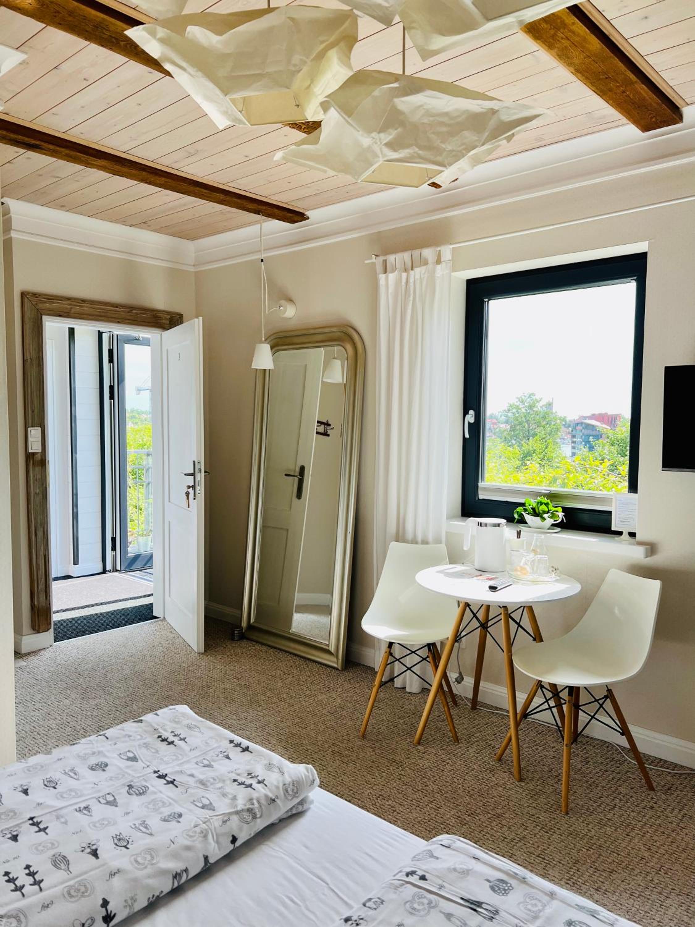 Superior King Room - Photo 7