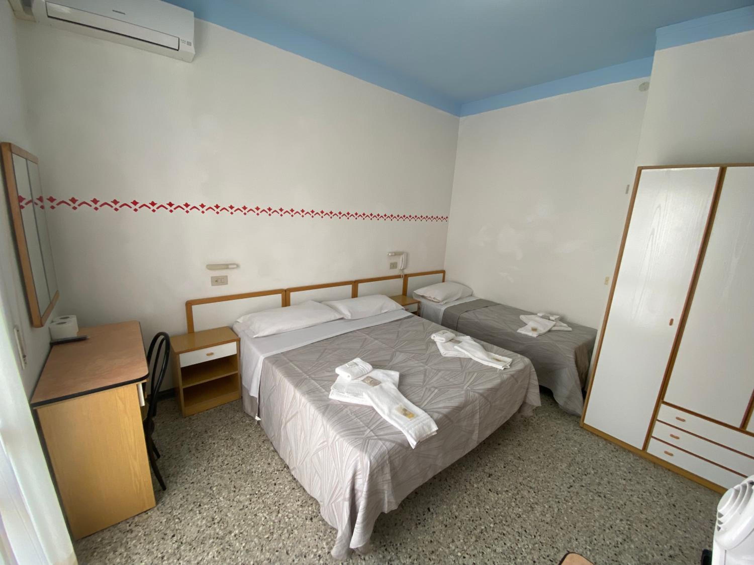 Economy Triple Room