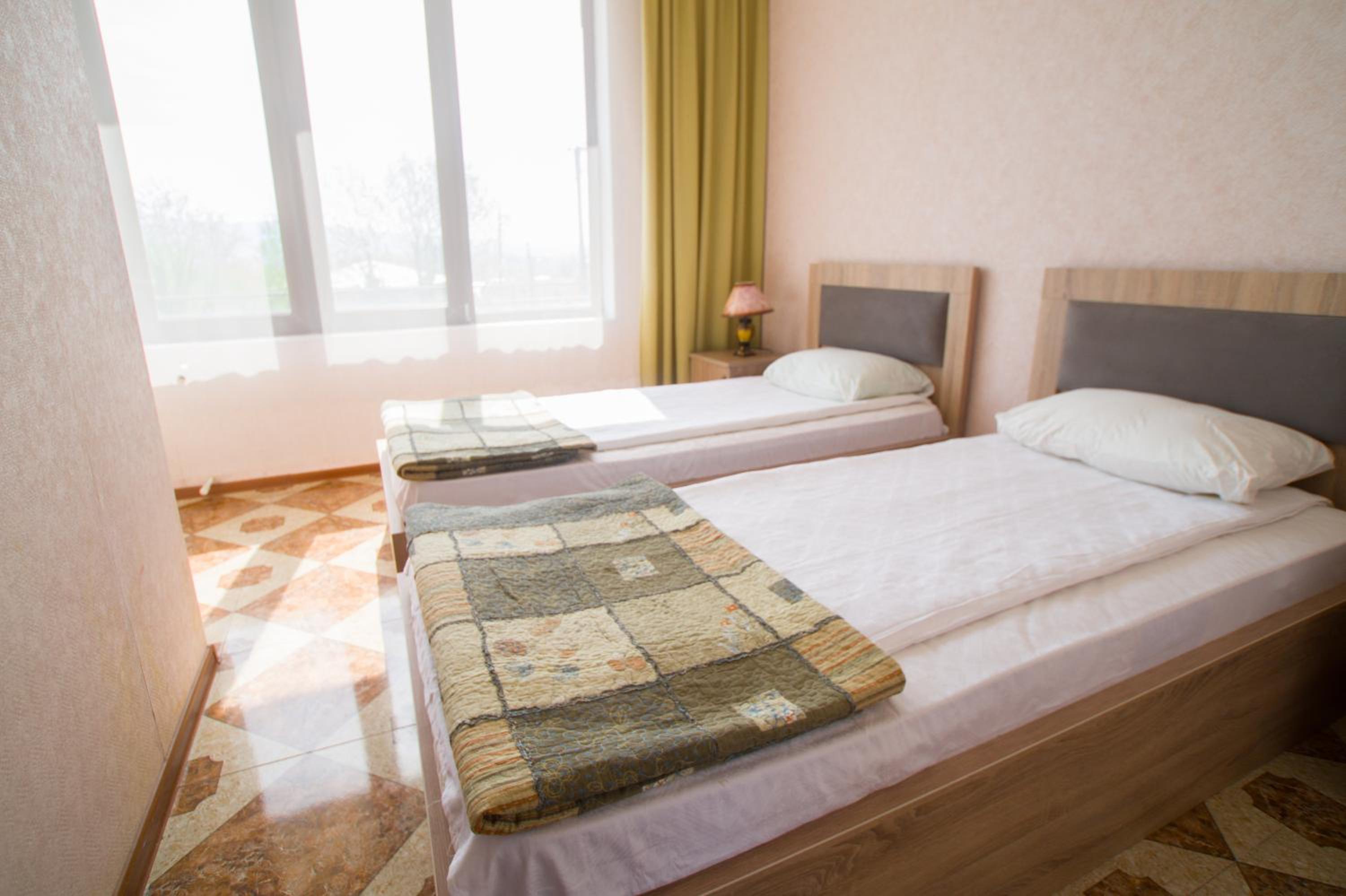 Double or Twin Room - Photo 4