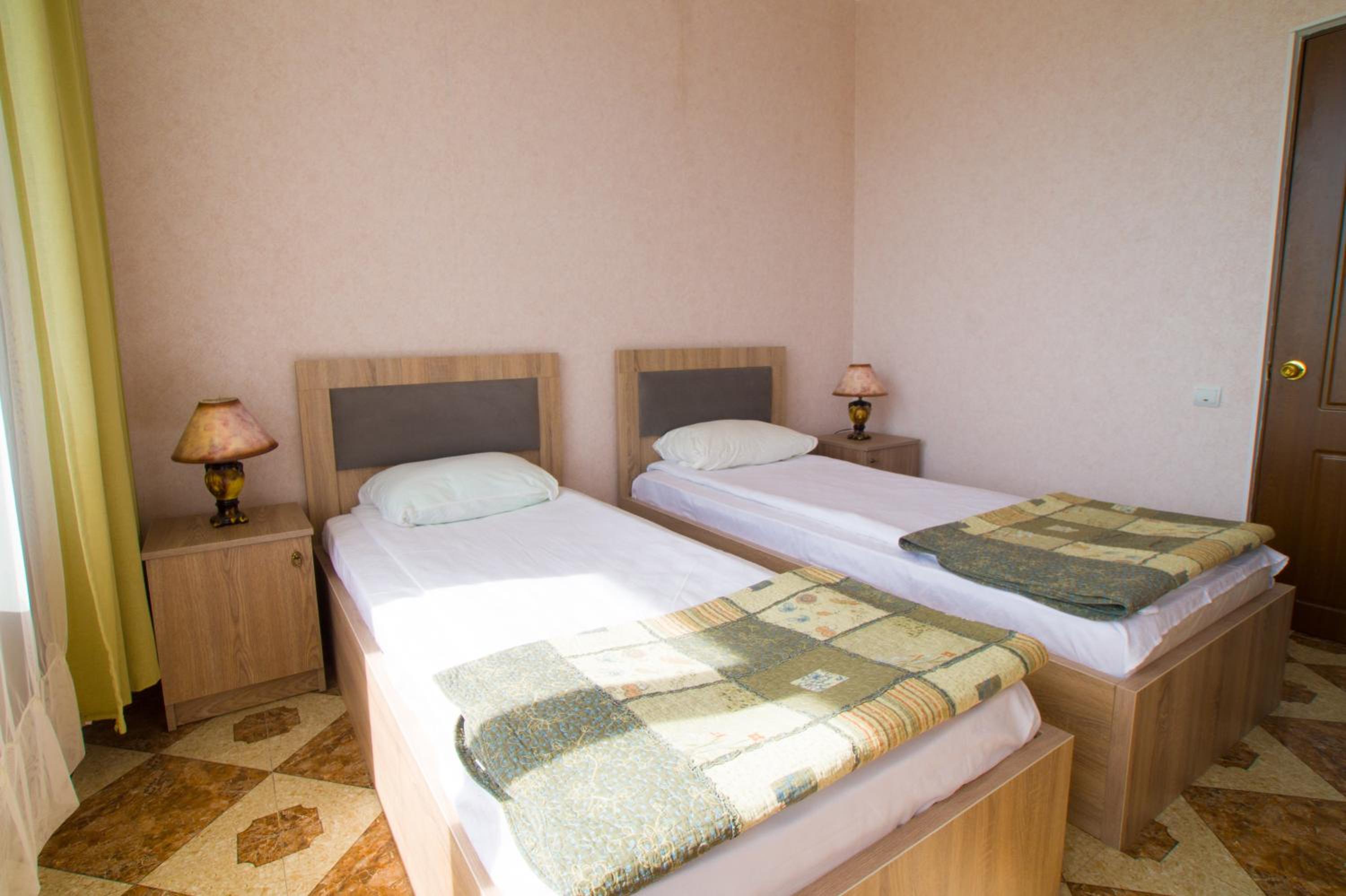 Double or Twin Room - Photo 5
