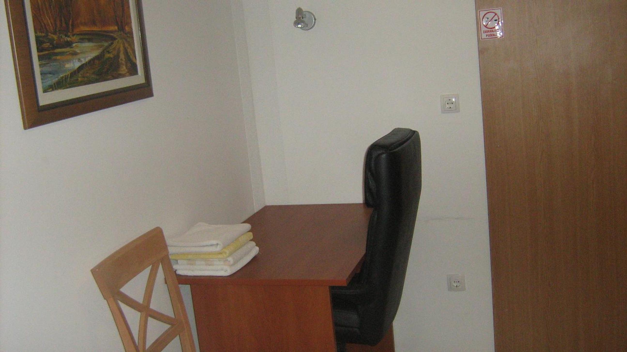 Twin Room with Bathroom photo 1