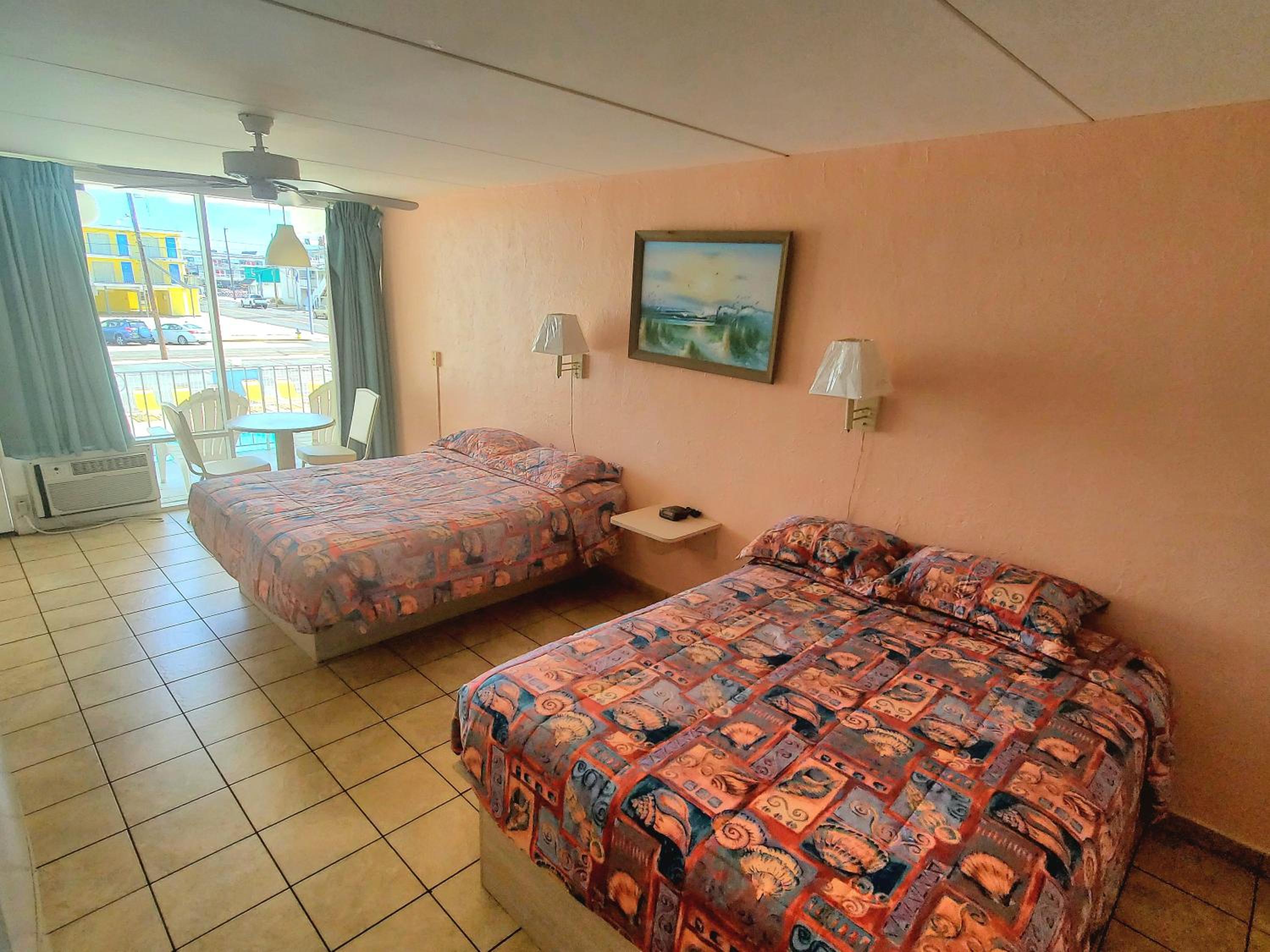 Deluxe Queen Room with Two Queen Beds photo 2