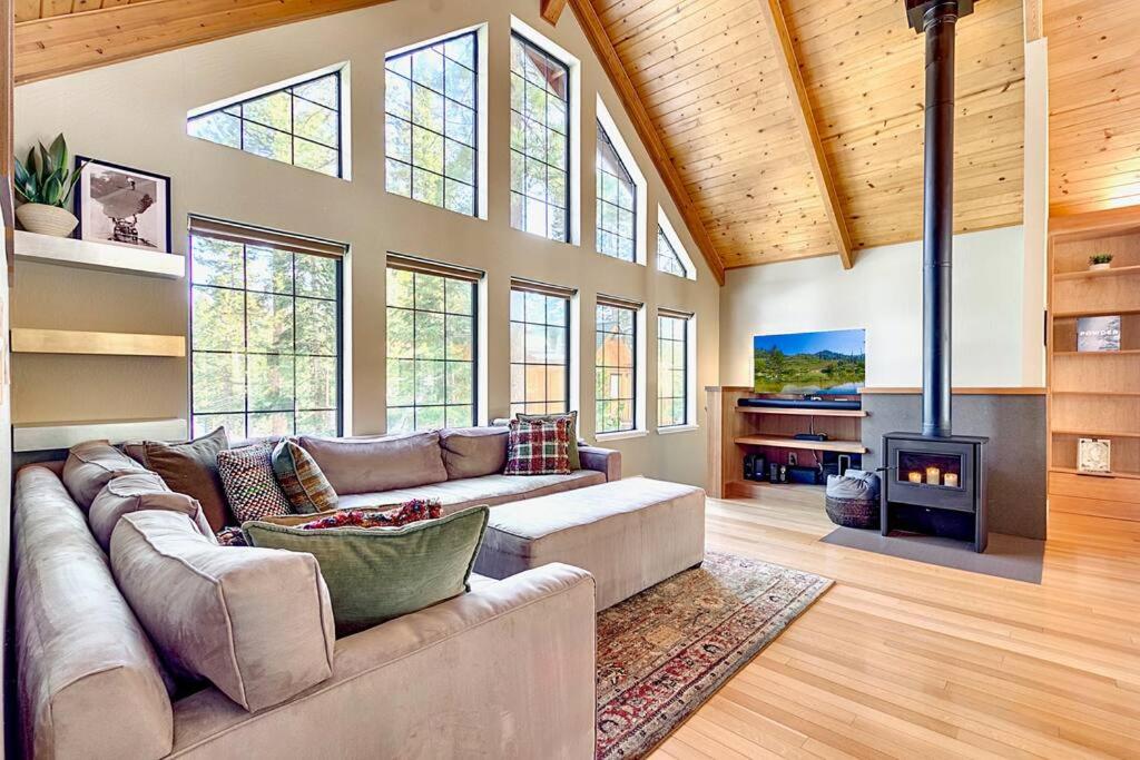 Three-Bedroom Chalet photo 1