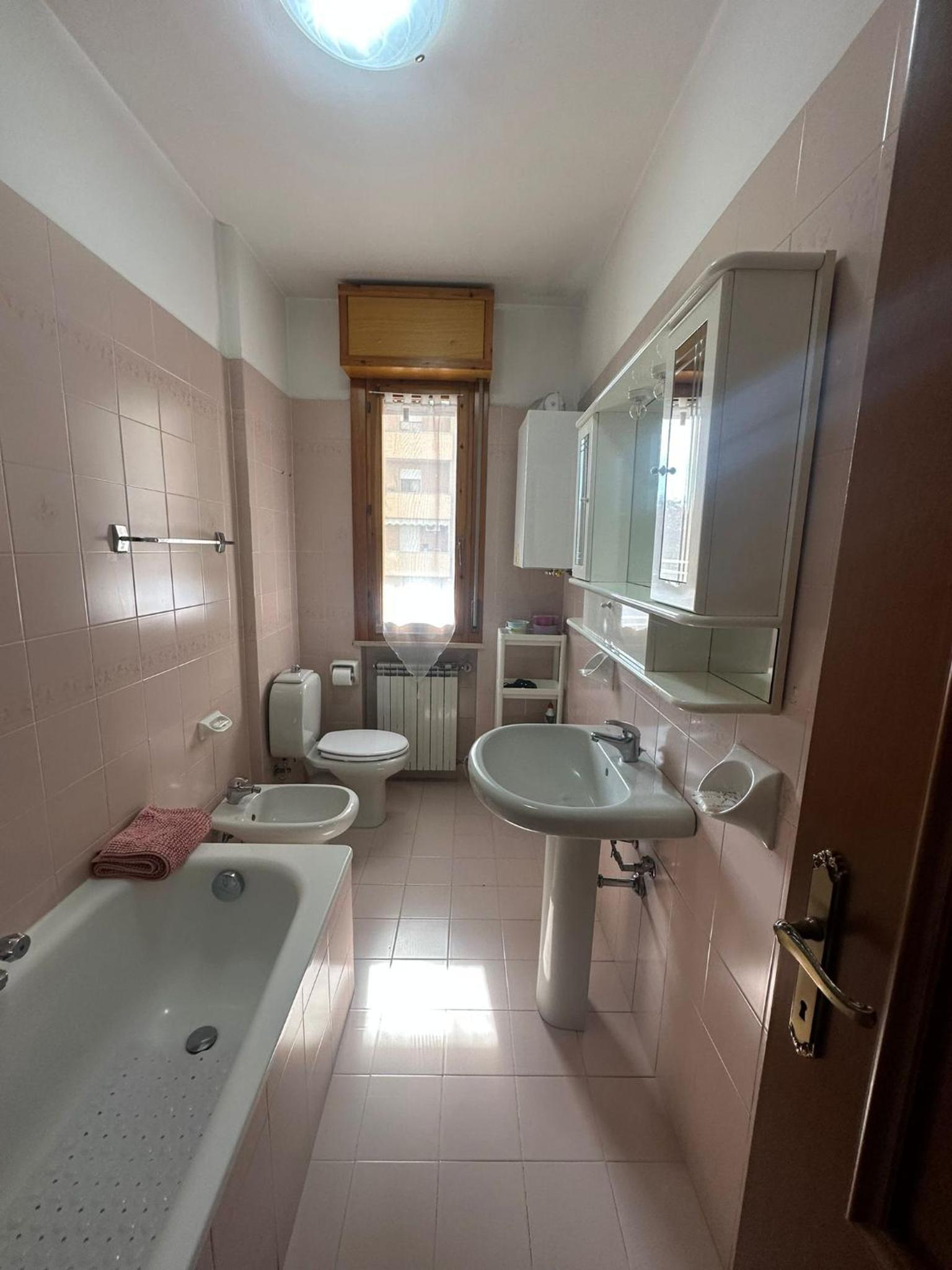 One-Bedroom Apartment - Photo 27