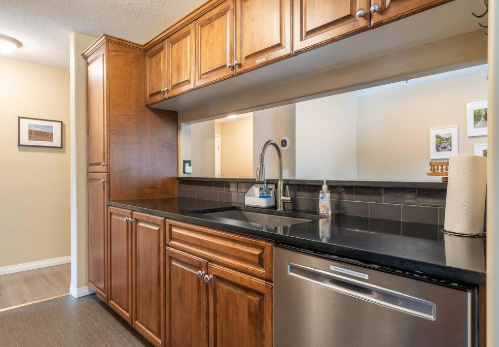 Two-Bedroom Apartment photo 2
