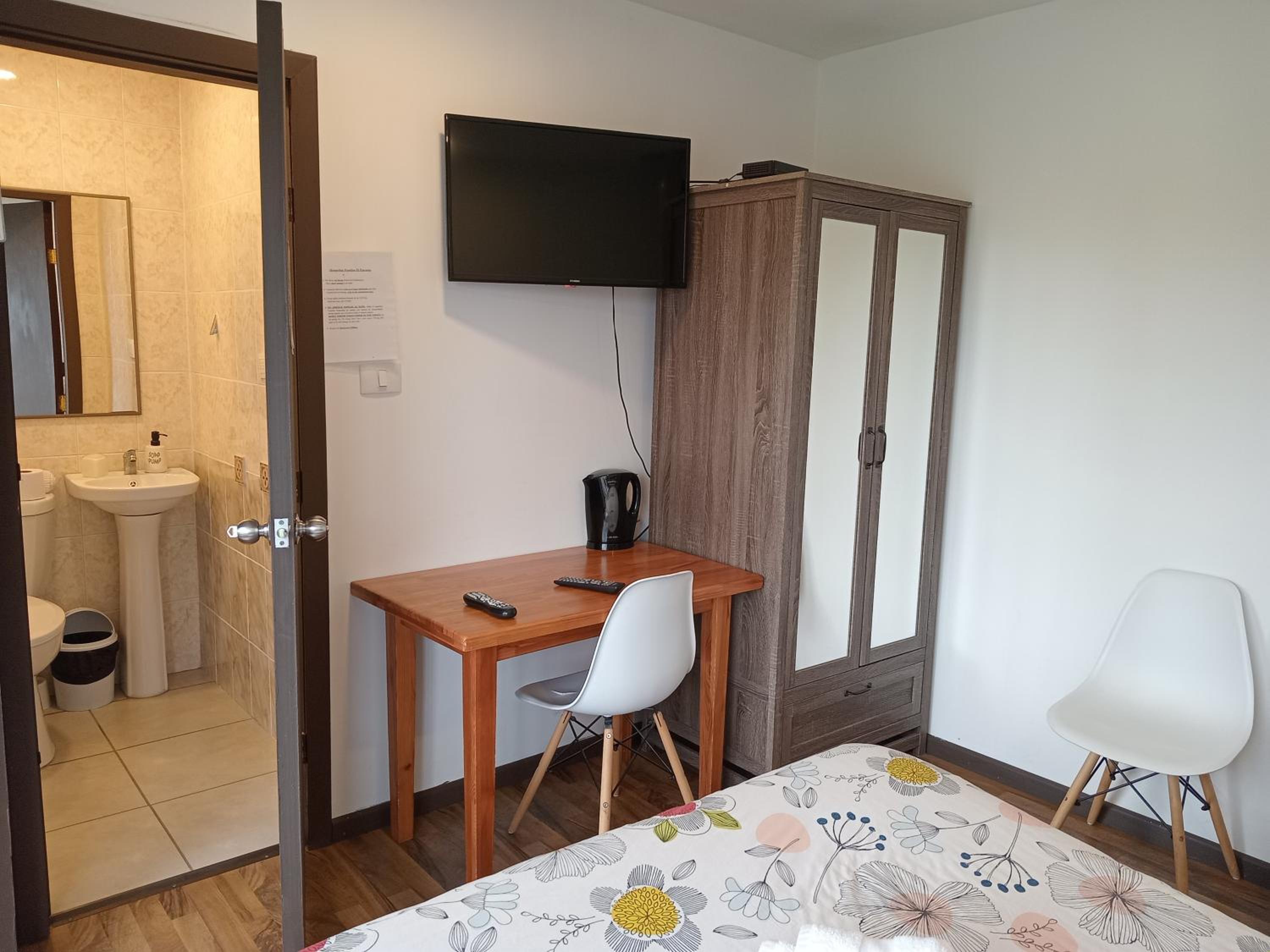Queen Room with Garden View photo 2