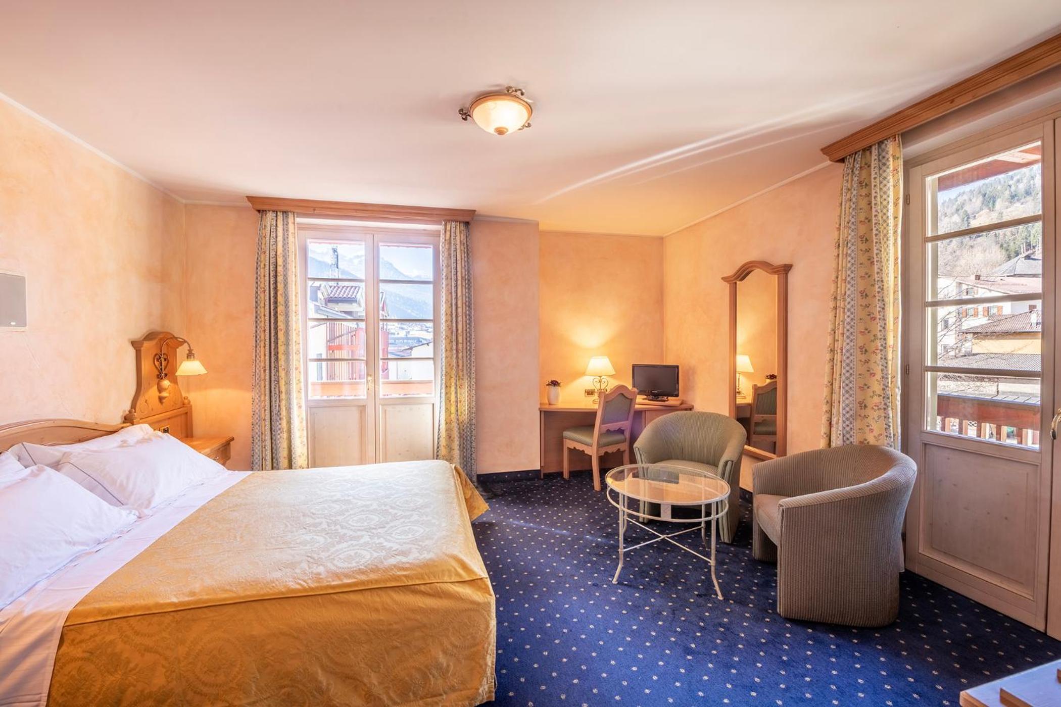 Deluxe Double or Twin Room with Balcony photo 2