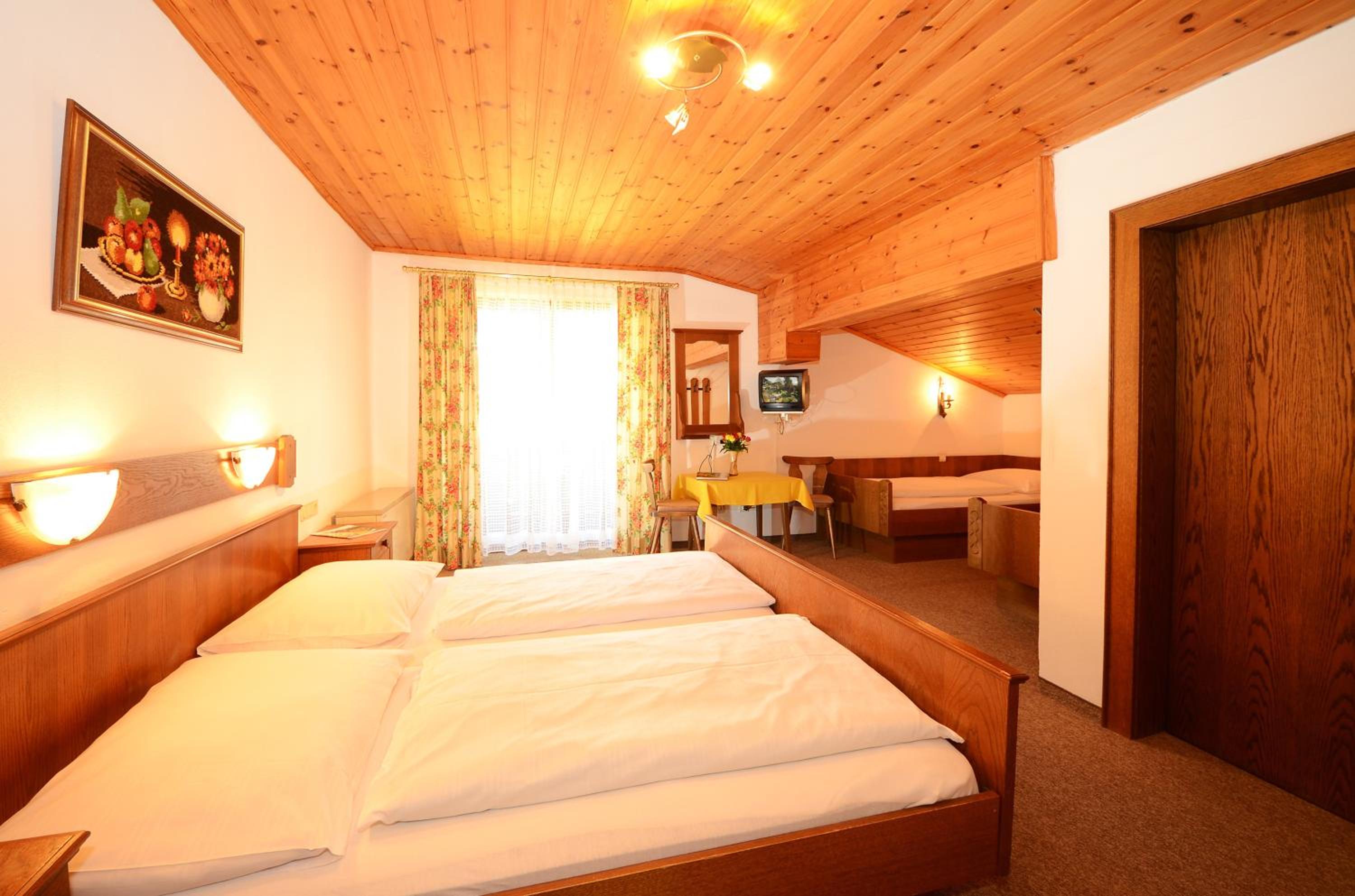 Quadruple Room - Photo 5