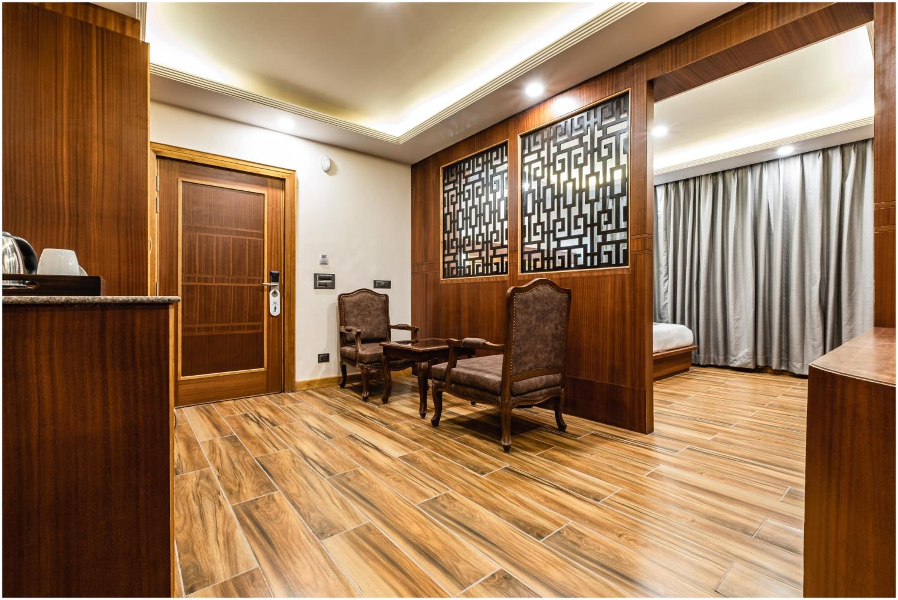Suite - Photo 2