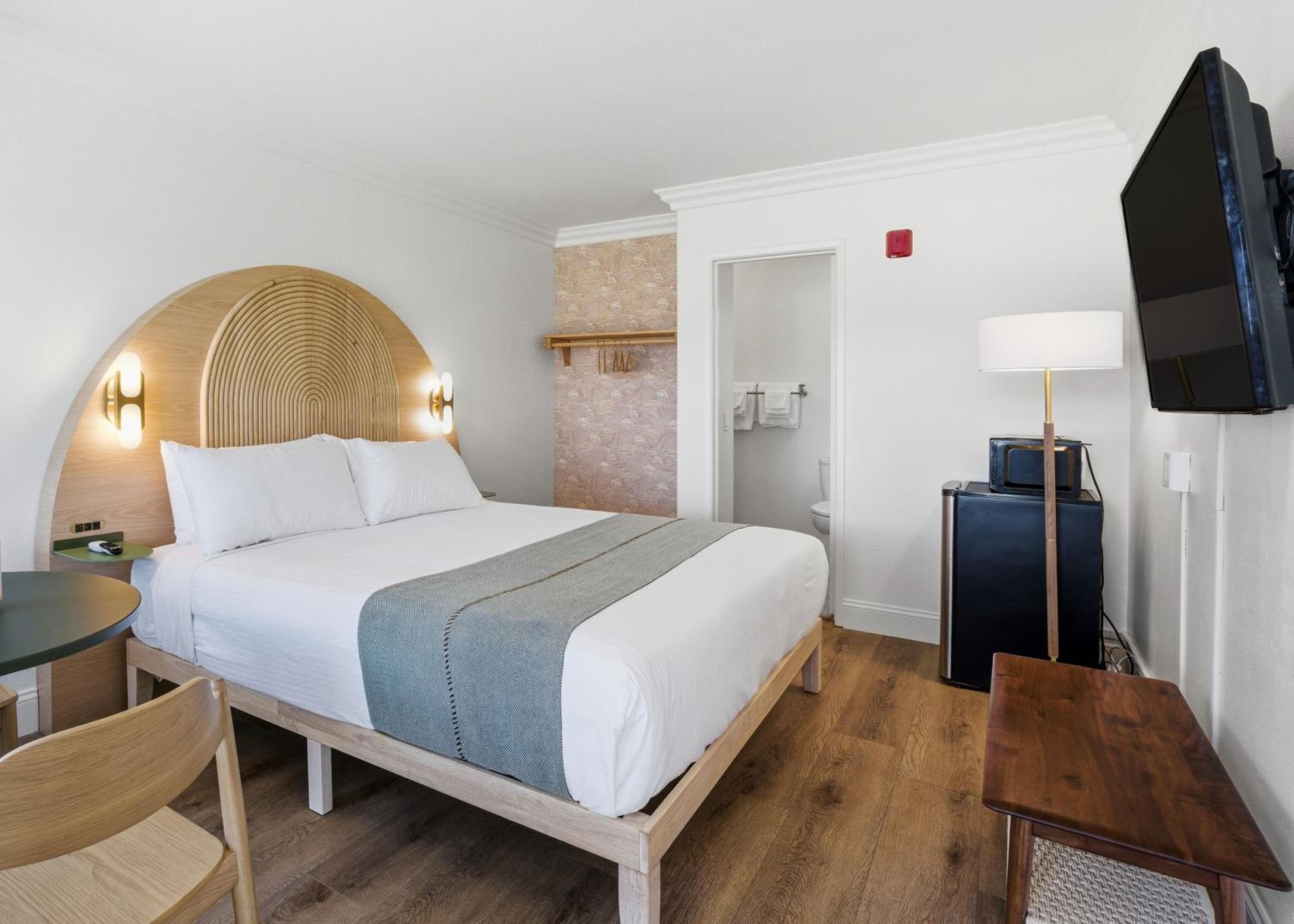 Deluxe King - Renovated