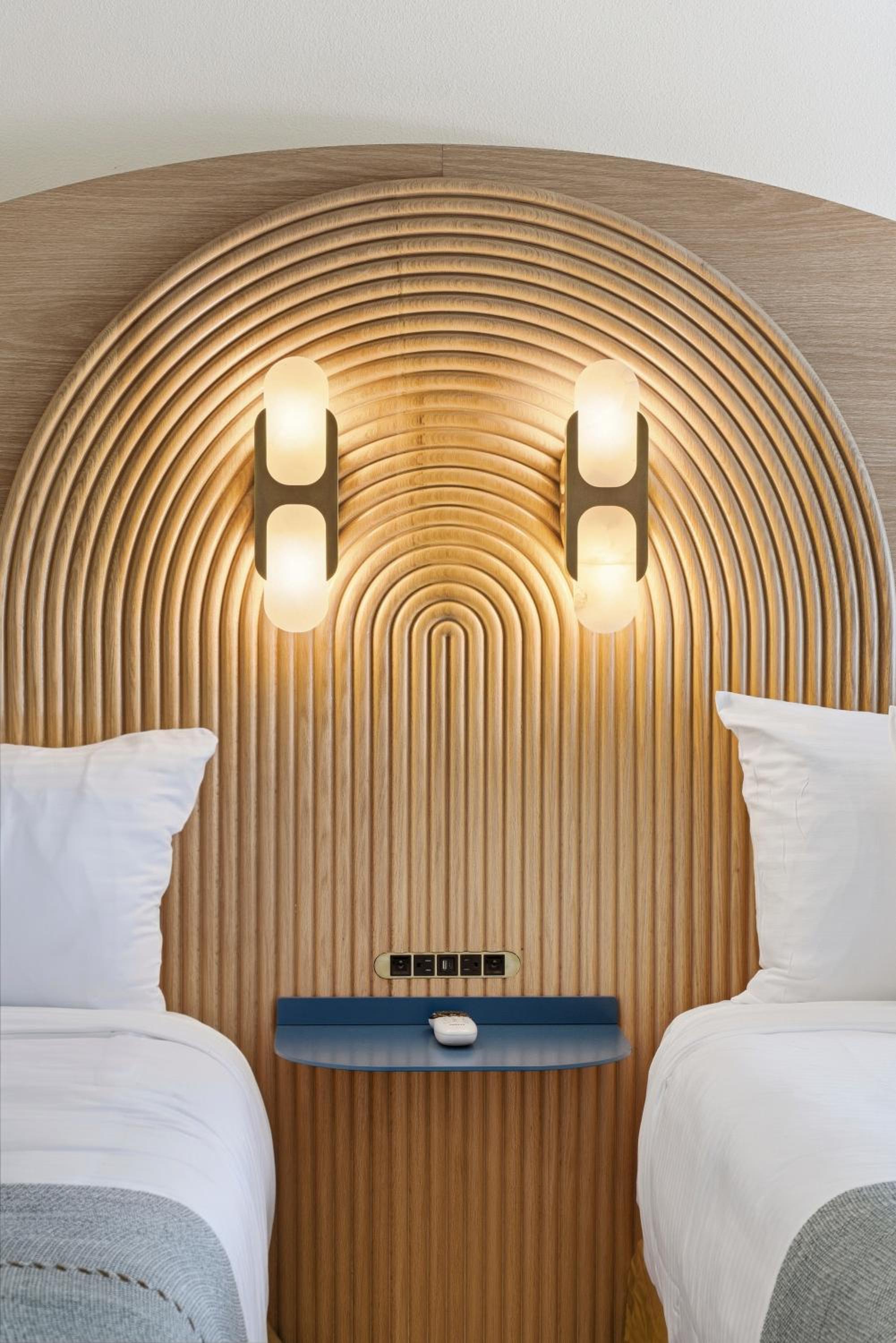 Deluxe Two Queen Room - Renovated