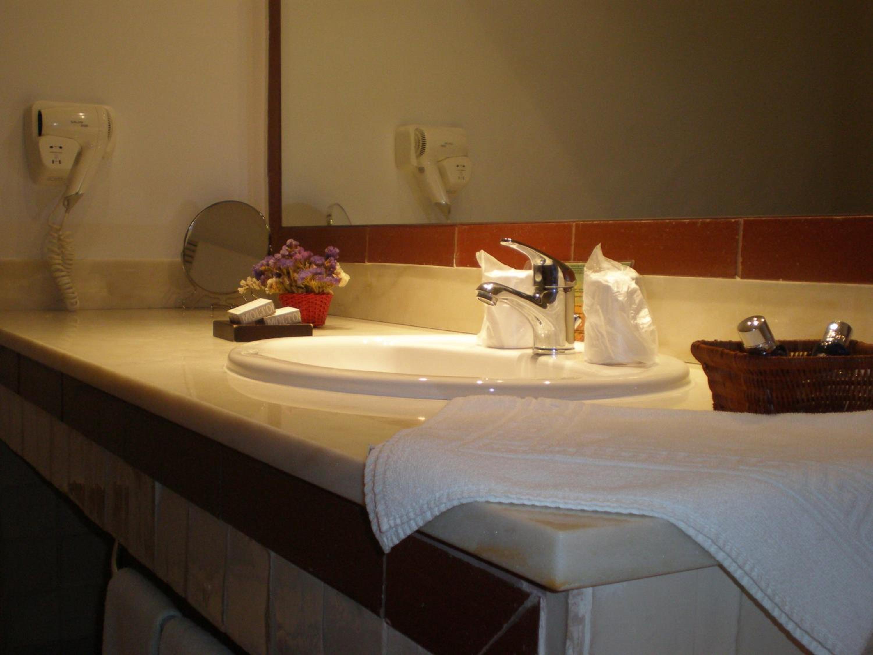 Double Room - Photo 6