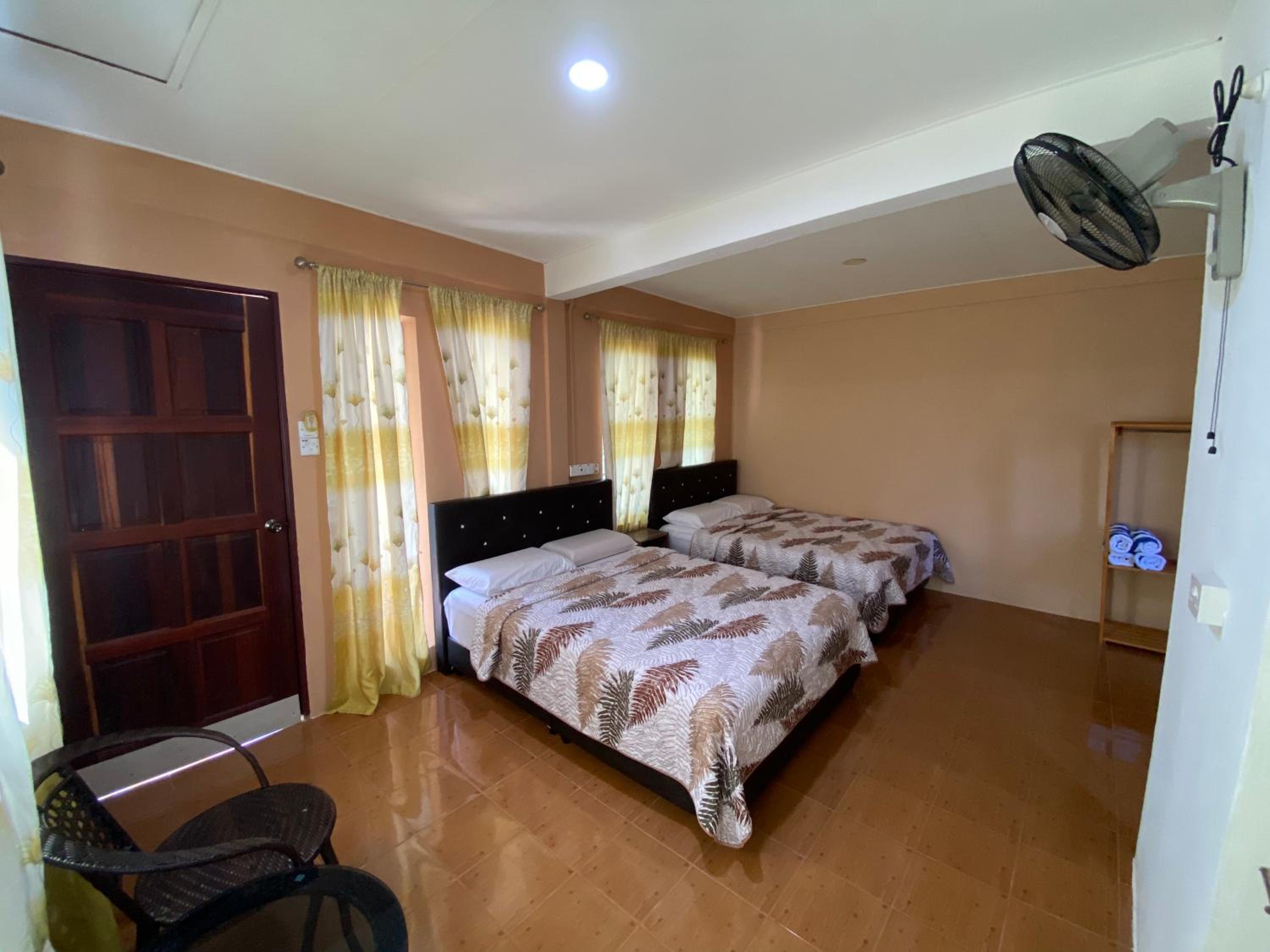 Family Room photo 3