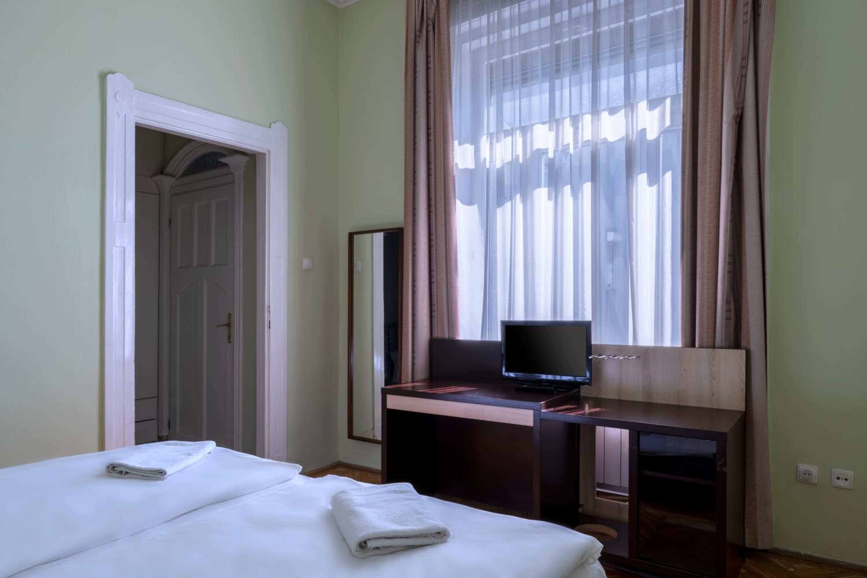 Two-Bedroom Apartment - Photo 6