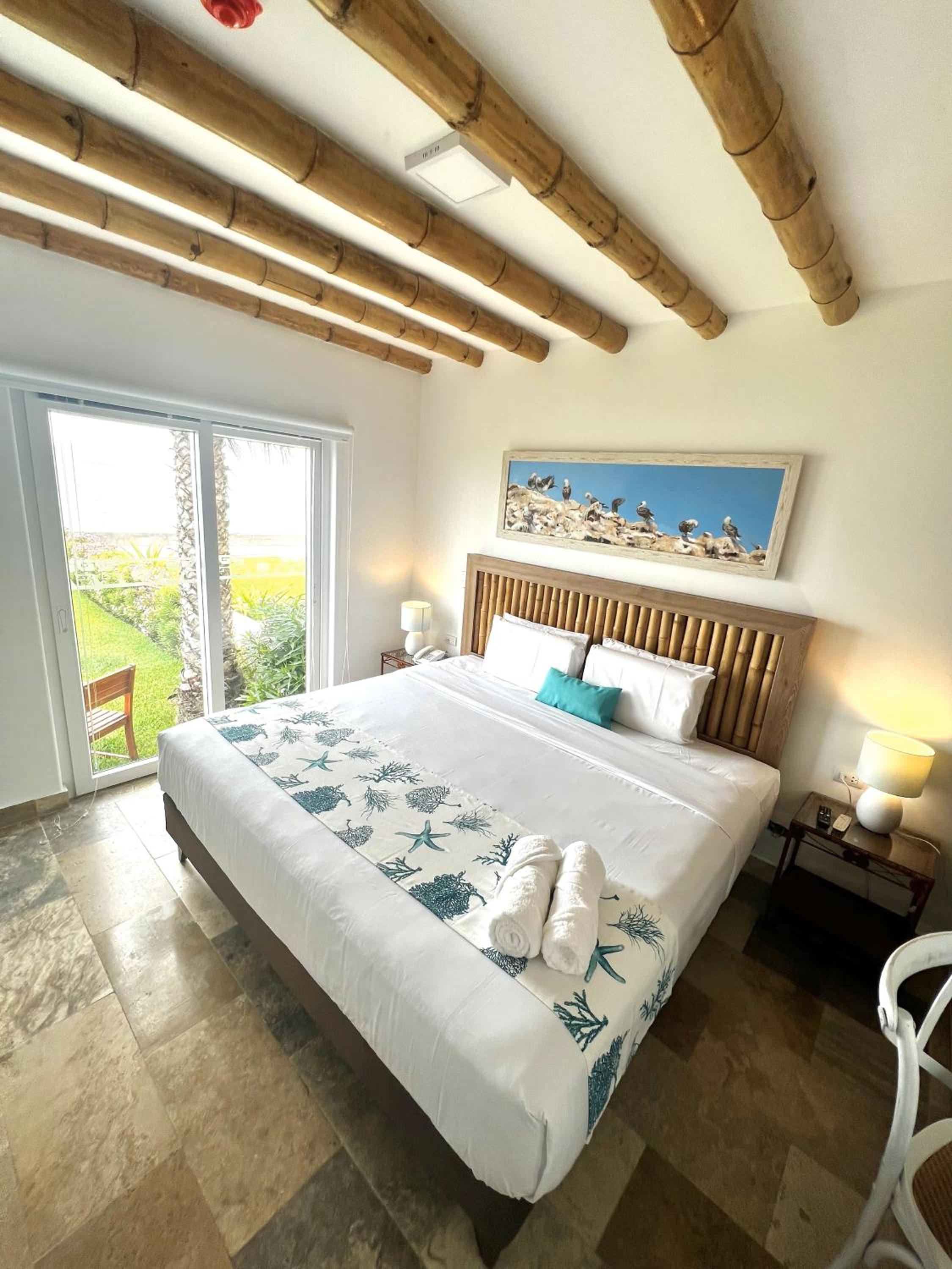 Deluxe Double Room with Sea View - Photo 6