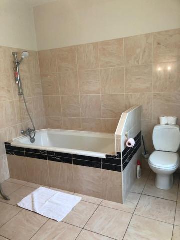Family Room with Bath - Photo 7