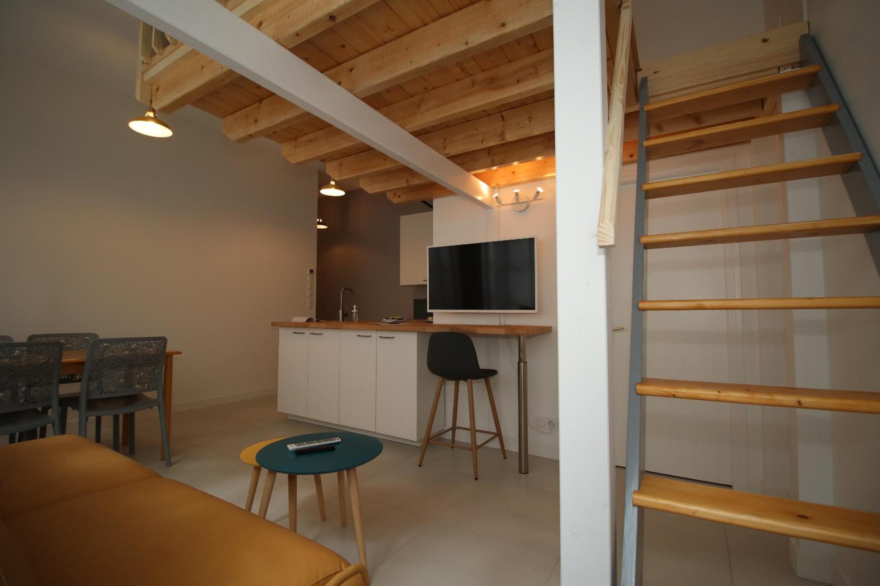  Standard - Loft - Photo 3