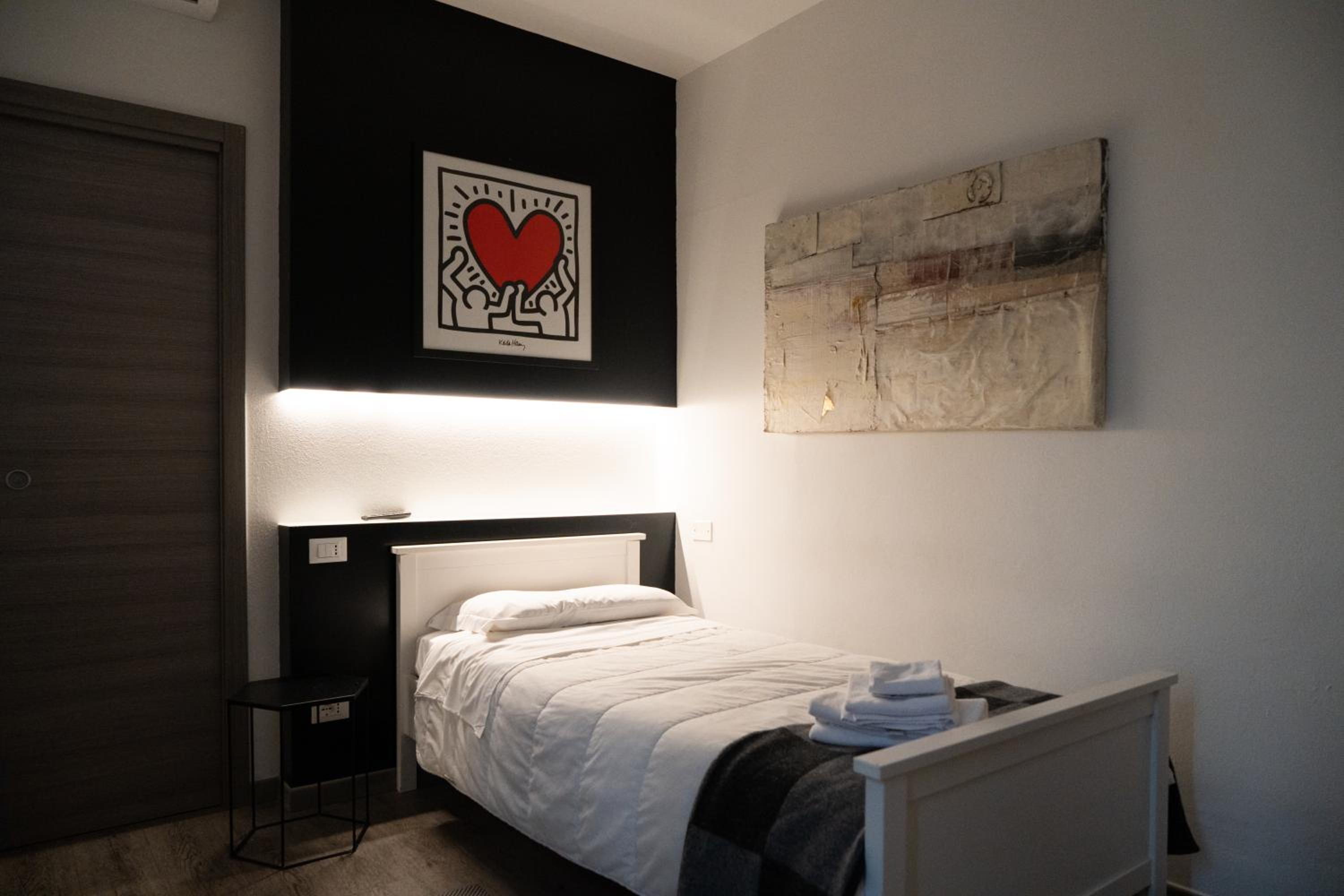 Single Room photo 1