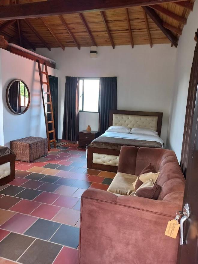Standard Twin Room with Mountain View photo 2