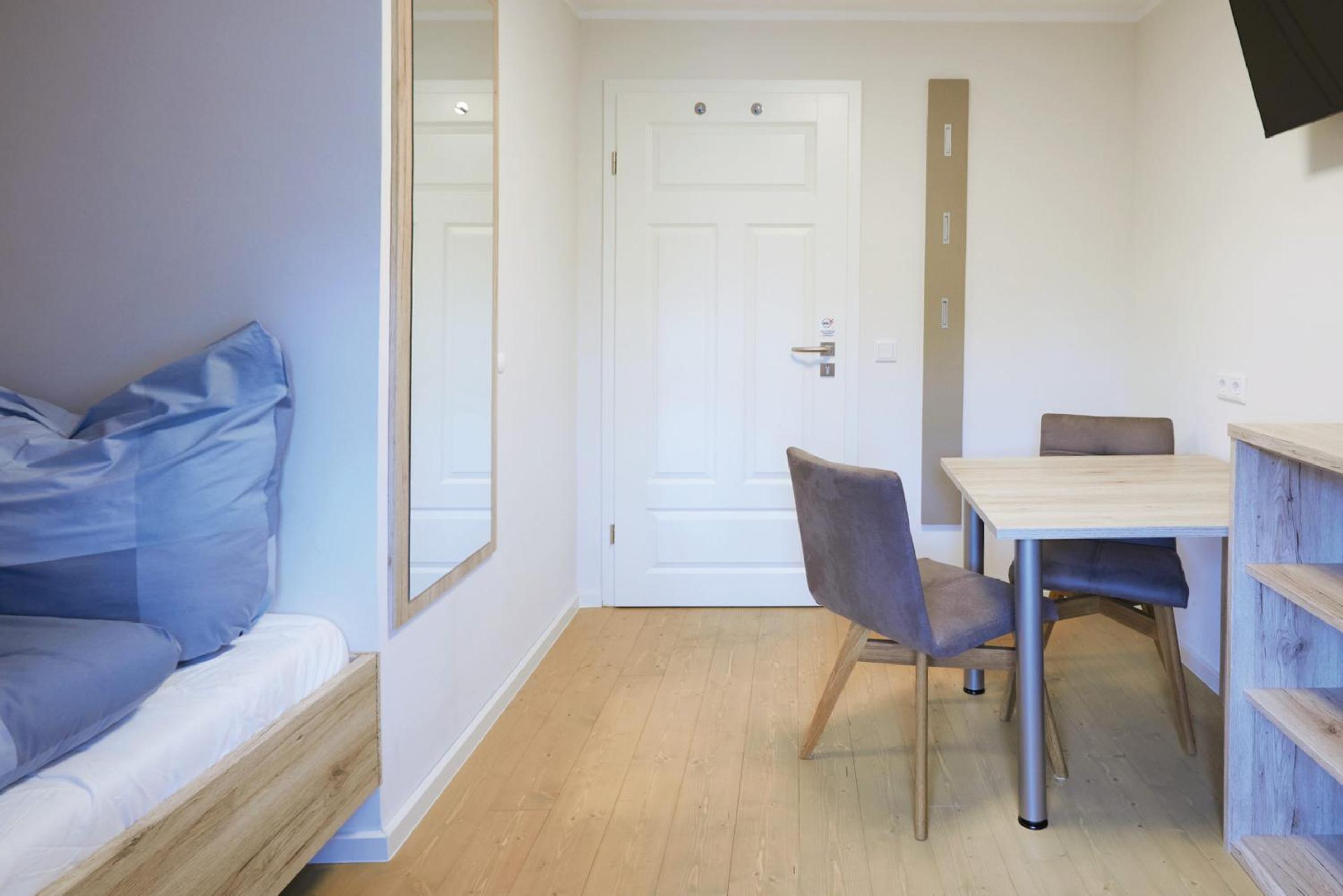 Single Room with Private External Bathroom photo 1