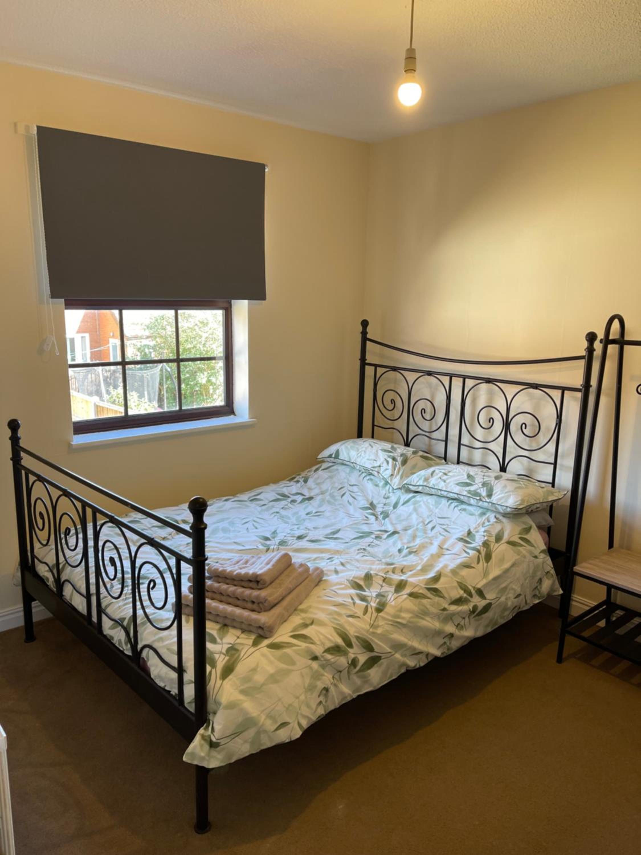 Five-Bedroom House photo 1
