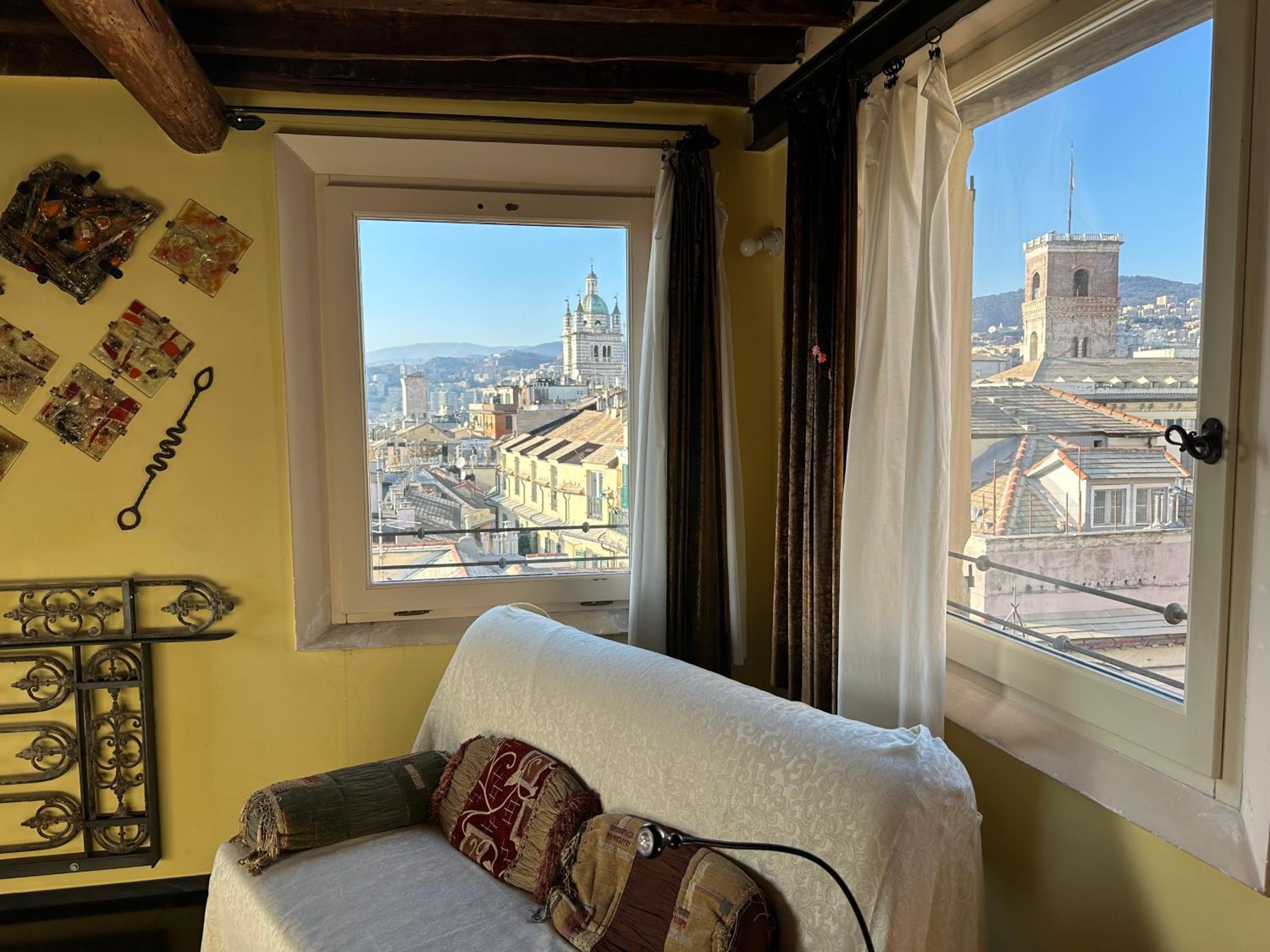Penthouse Studio with City View - Photo 37