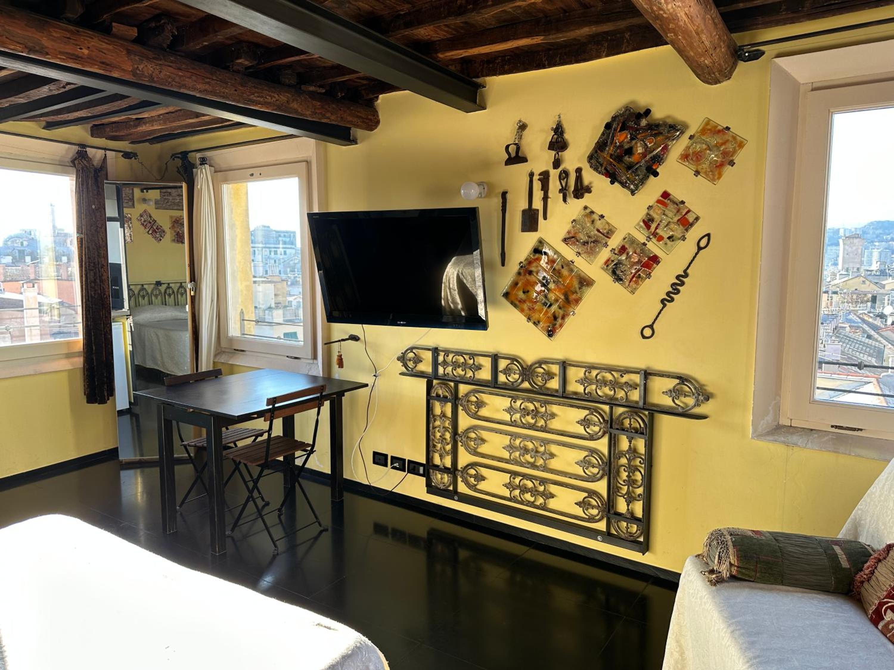 Penthouse Studio with City View - Photo 38