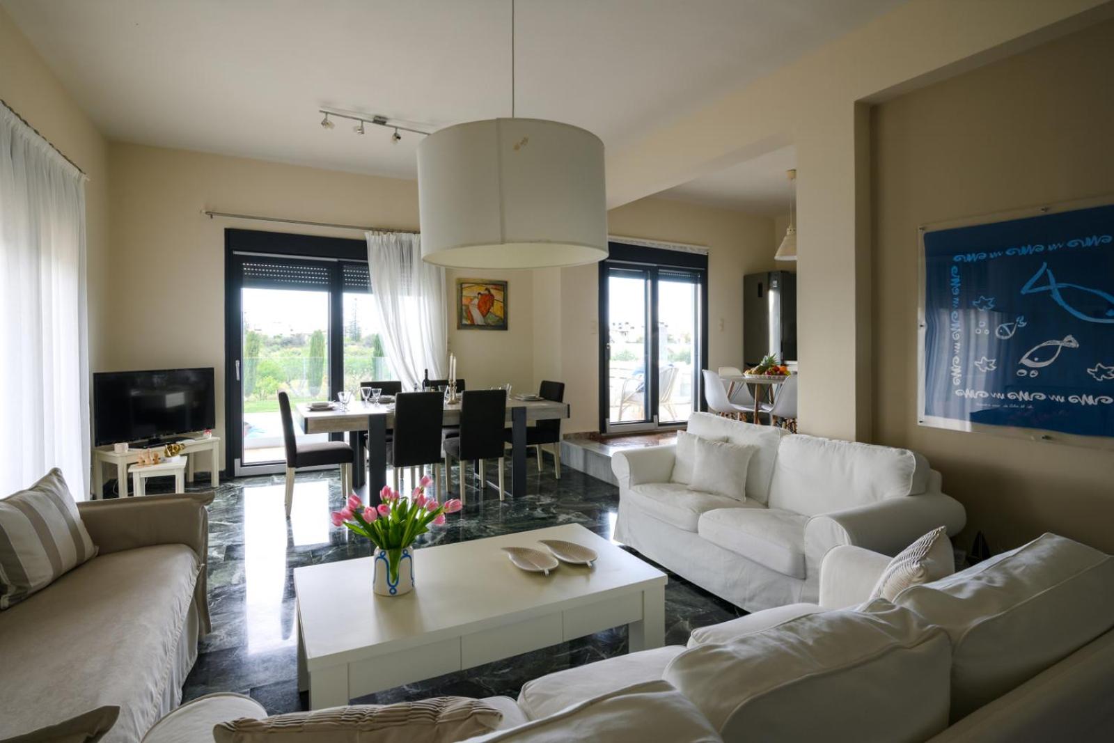 Three-Bedroom Villa photo 3