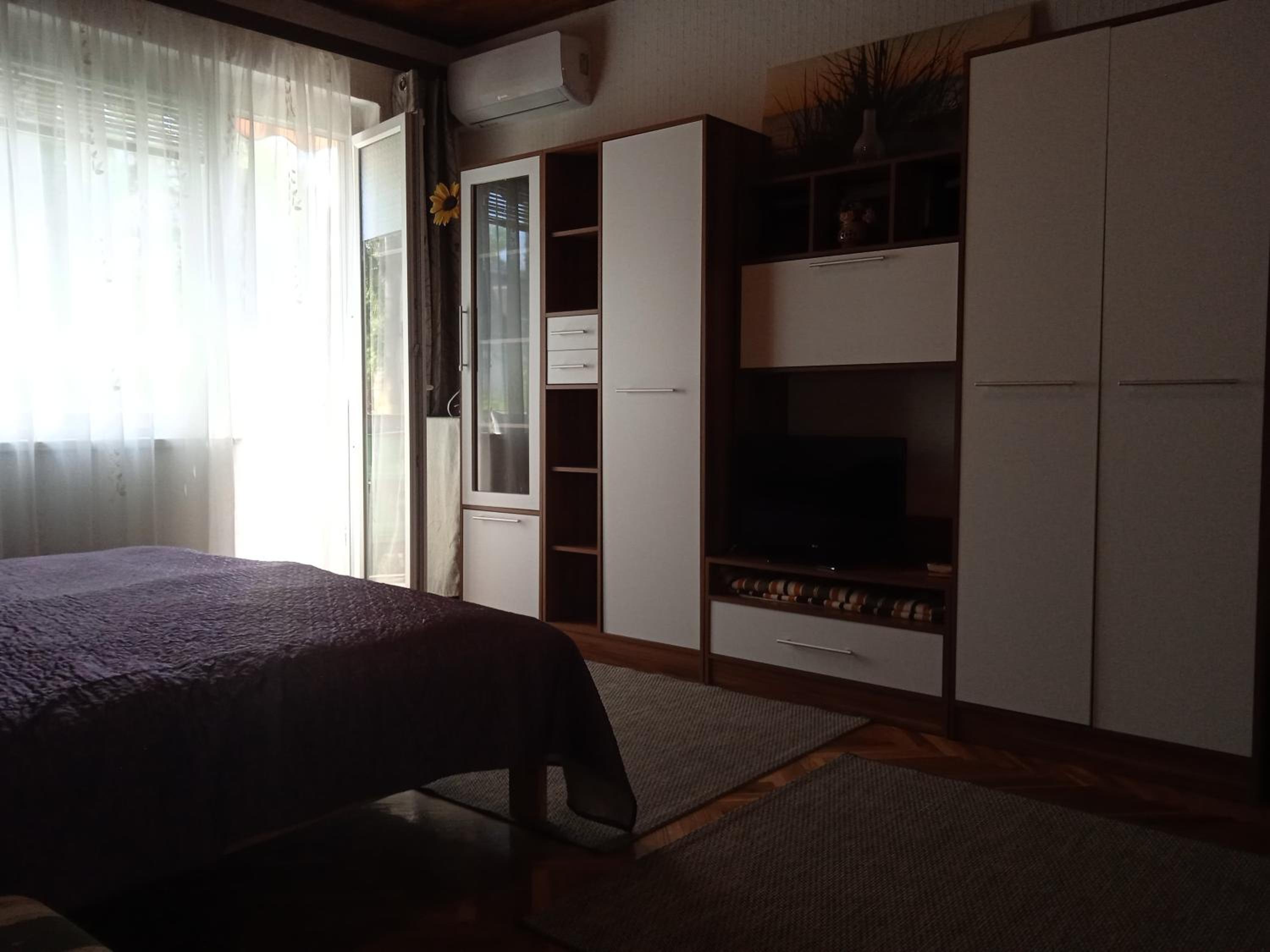 Double Room with Shower - Photo 2