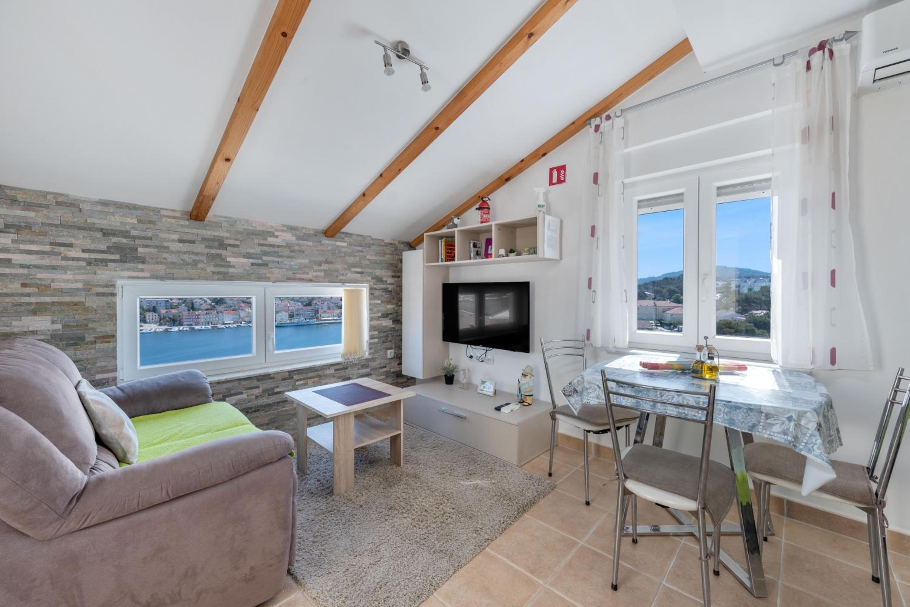 One-Bedroom Apartment with Sea View and Terrace photo 1