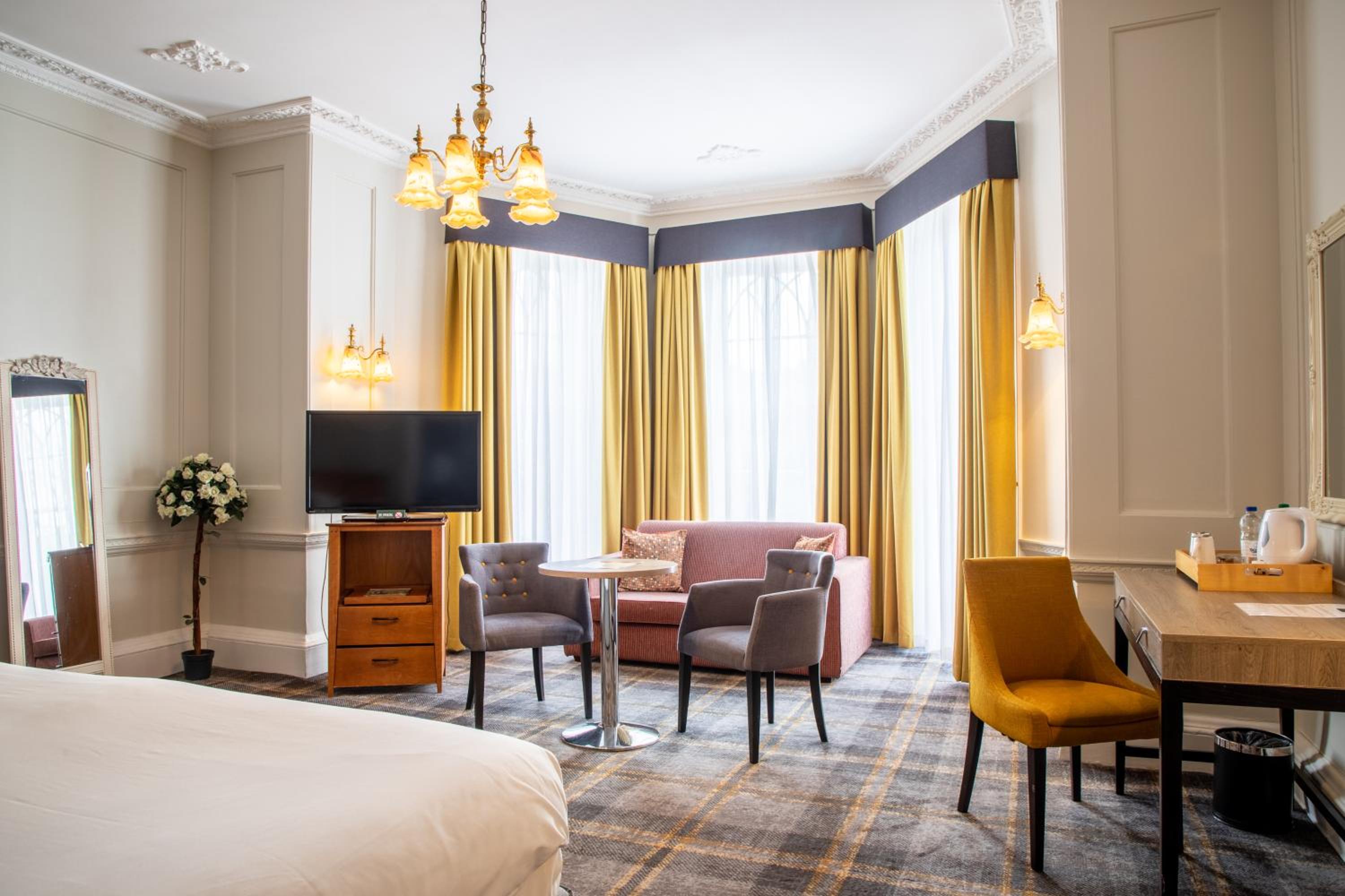Executive Room - Photo 1