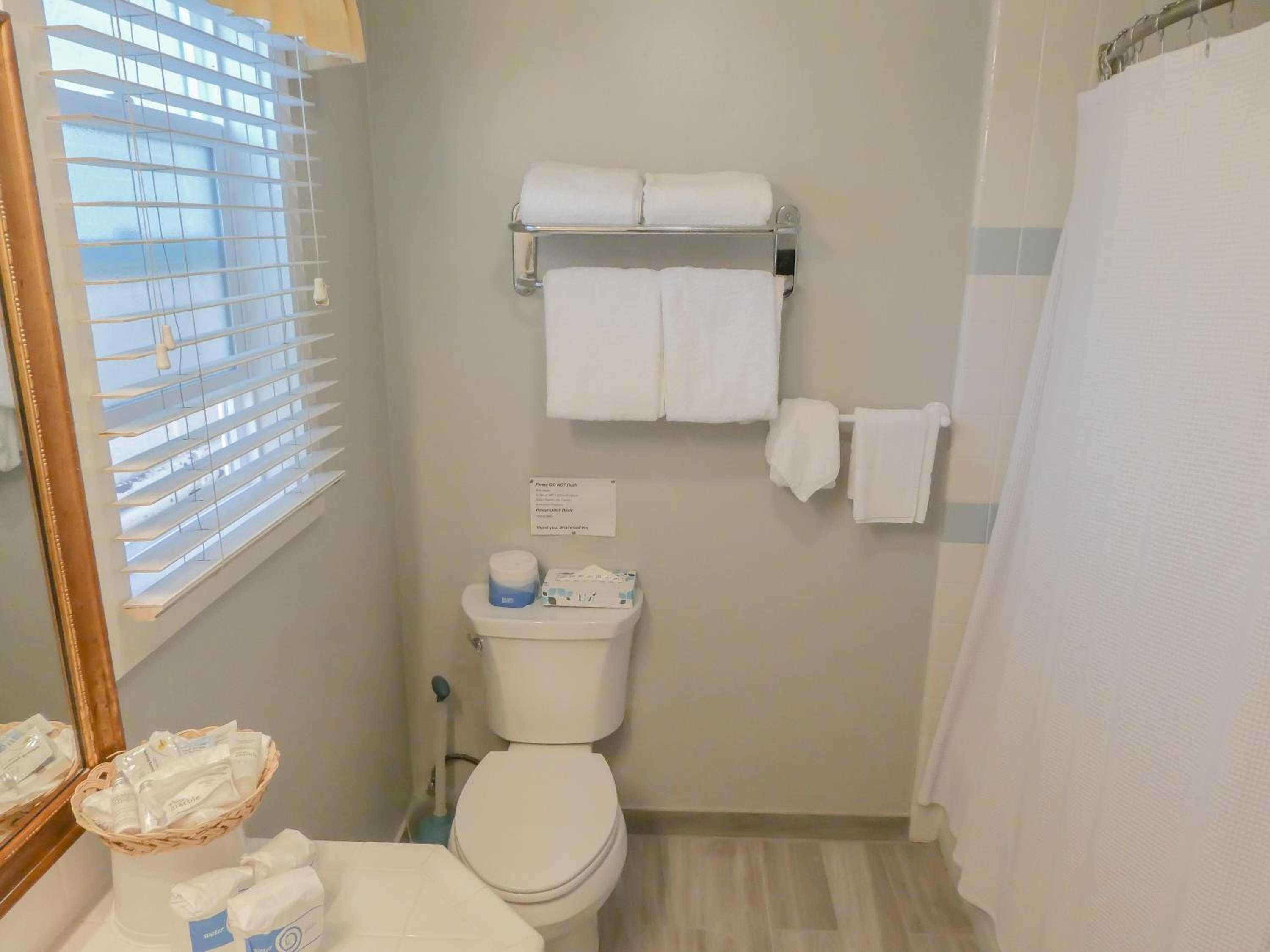 Mayfair Room with Parking photo 2
