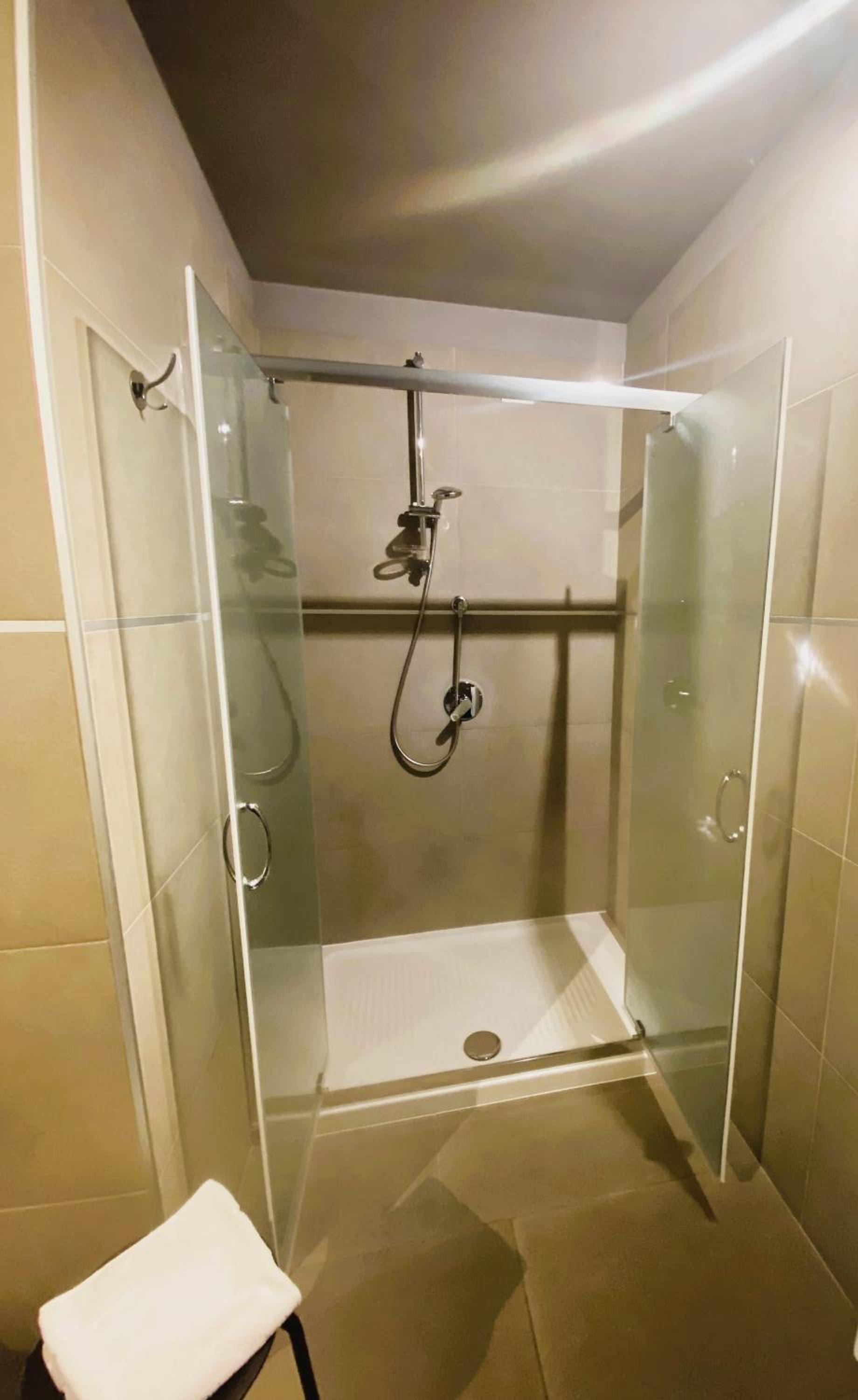 Deluxe Double or Twin Room with Lake View photo 3