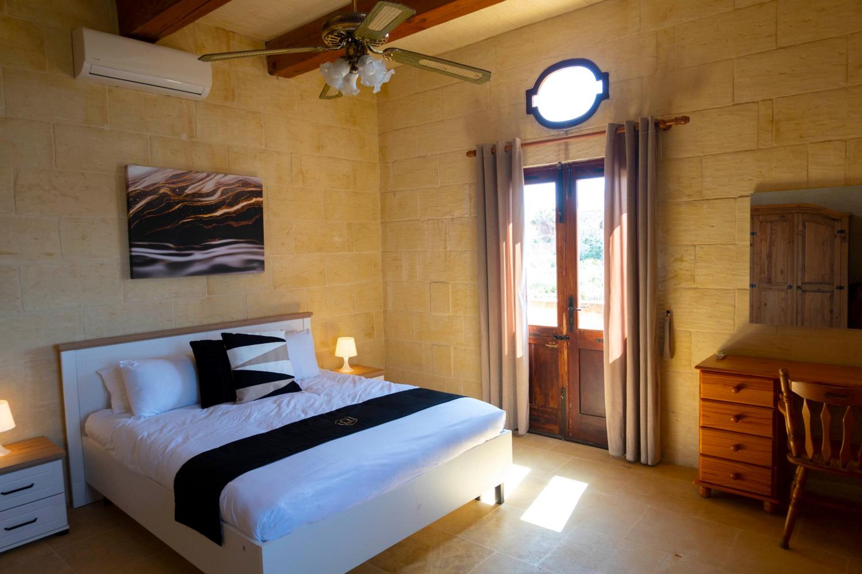Villa photo 2