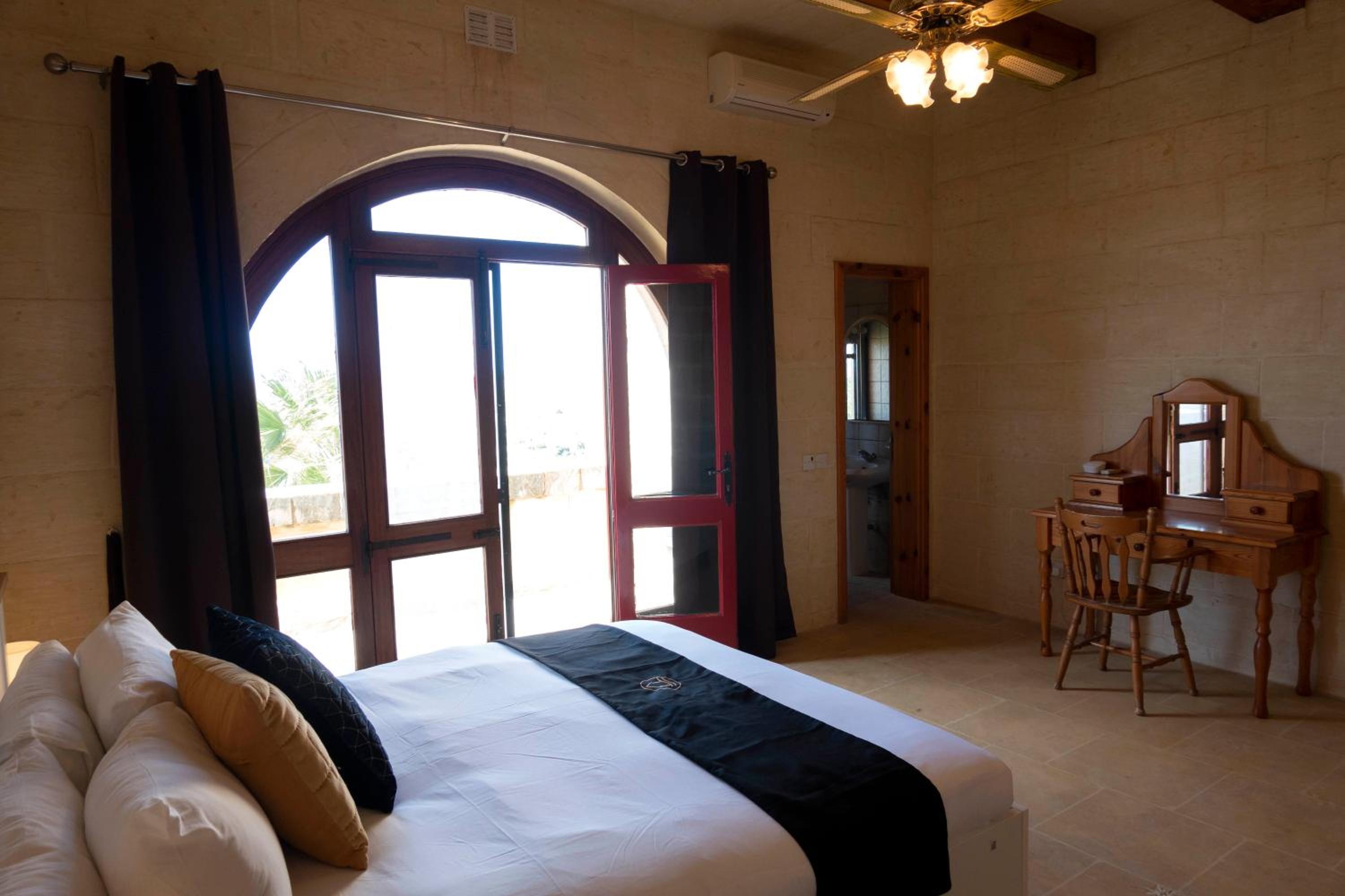 Villa photo 3