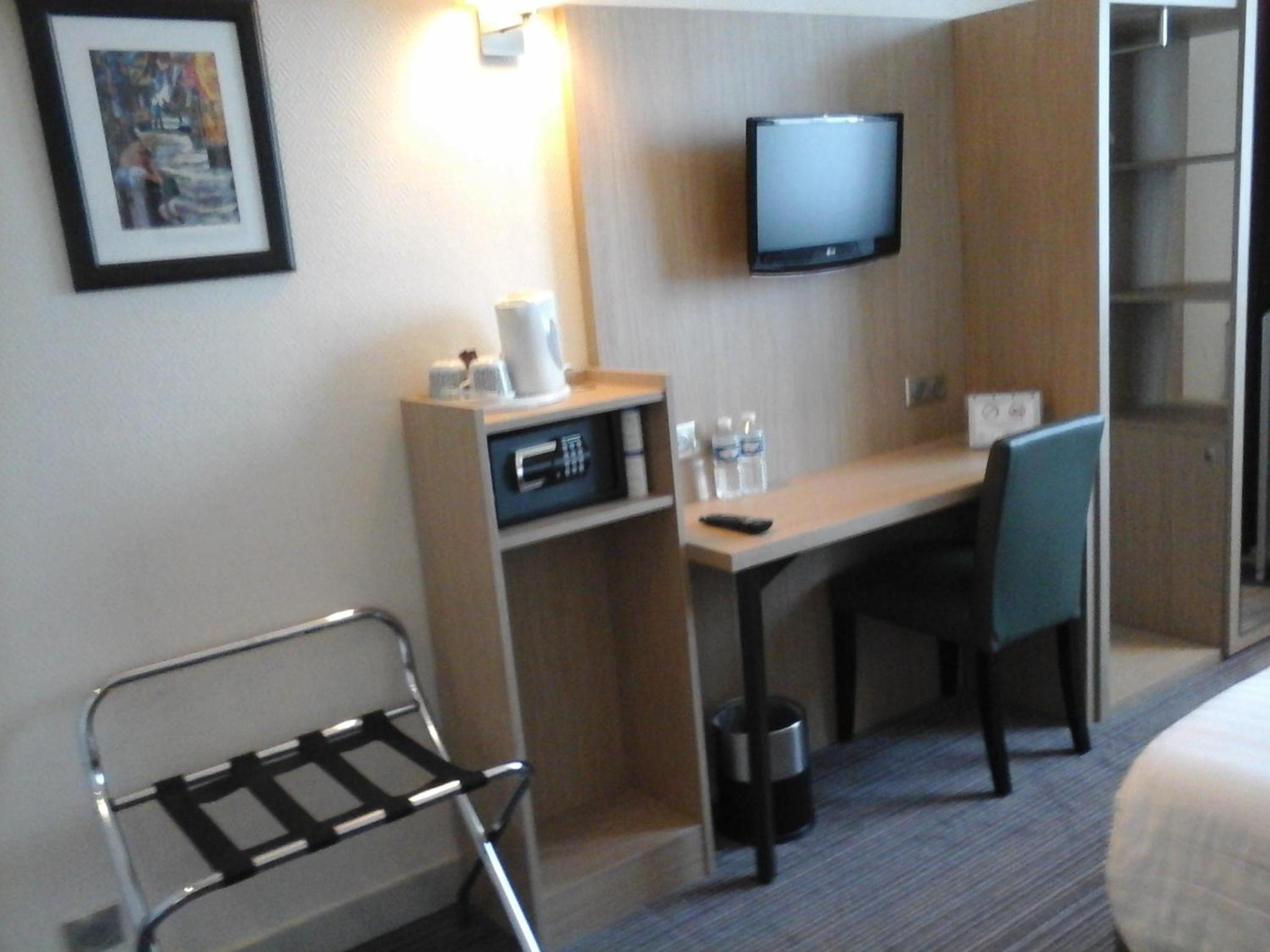 Twin Room - Photo 3