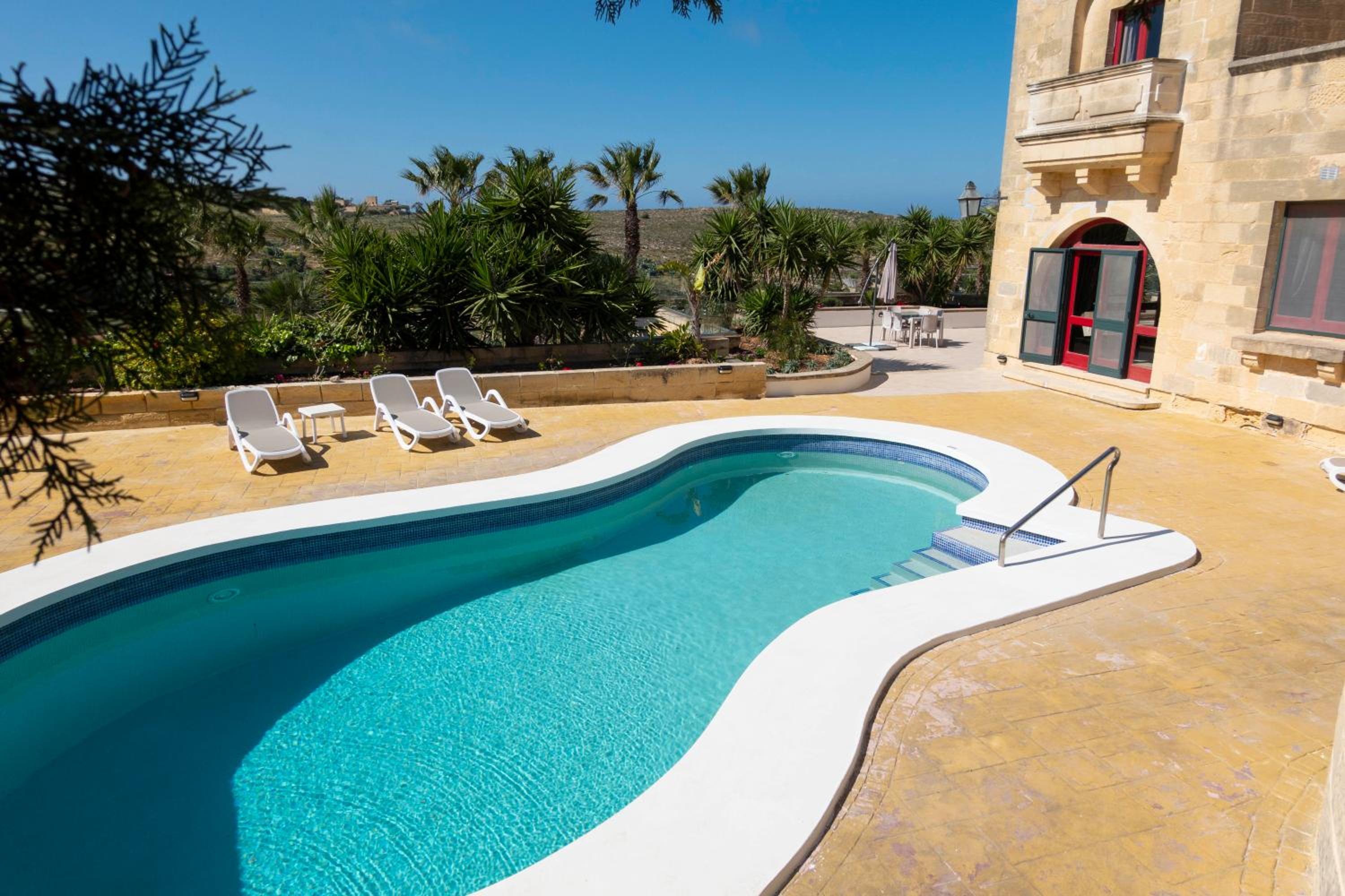 Villa photo 1