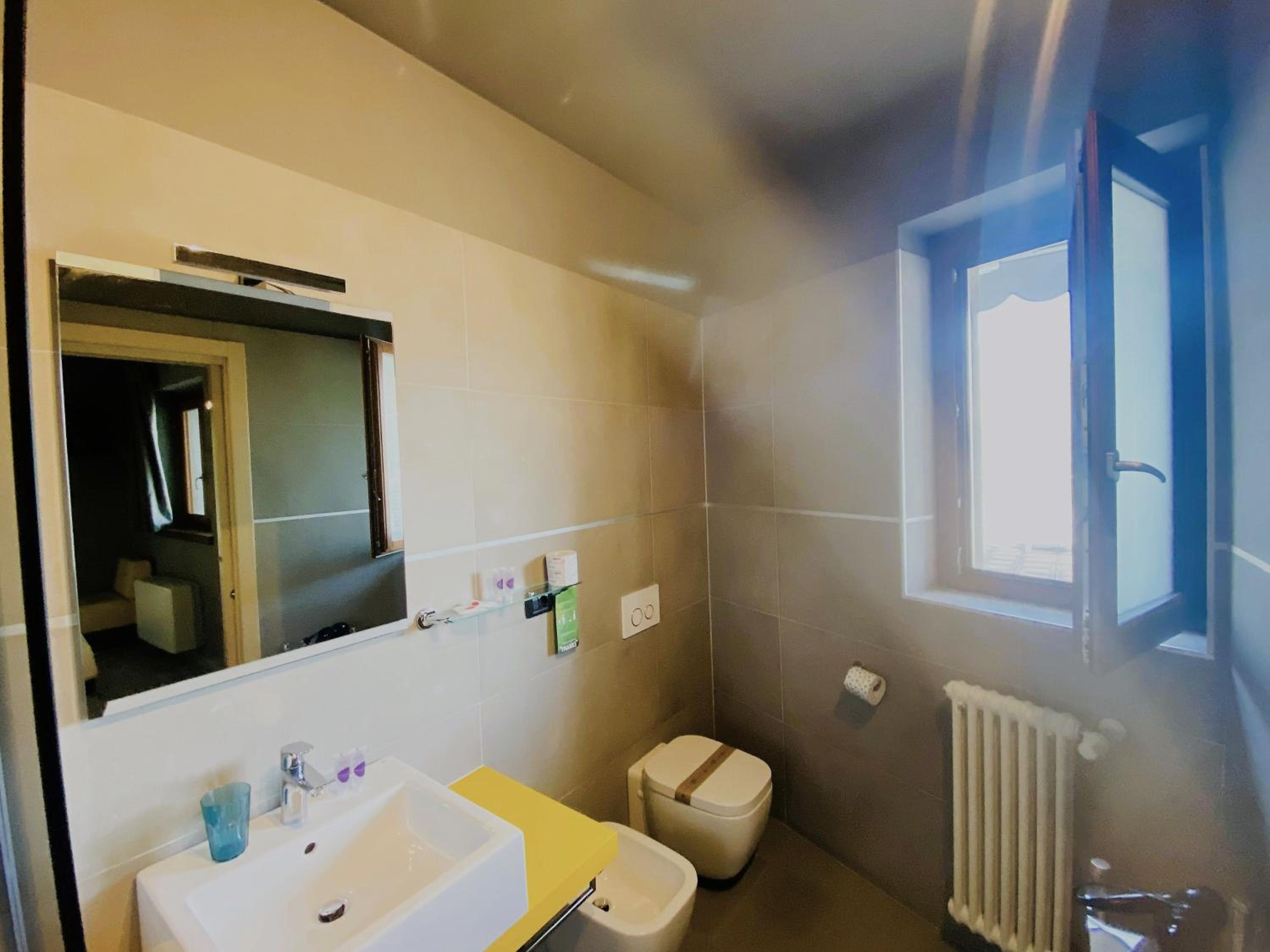 Double Room with Lake View photo 2