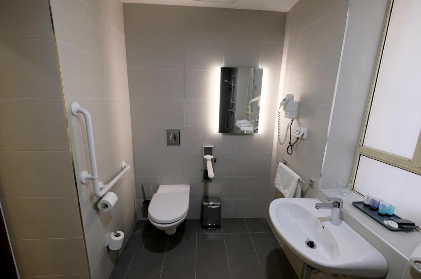 Twin Room - Disability Access