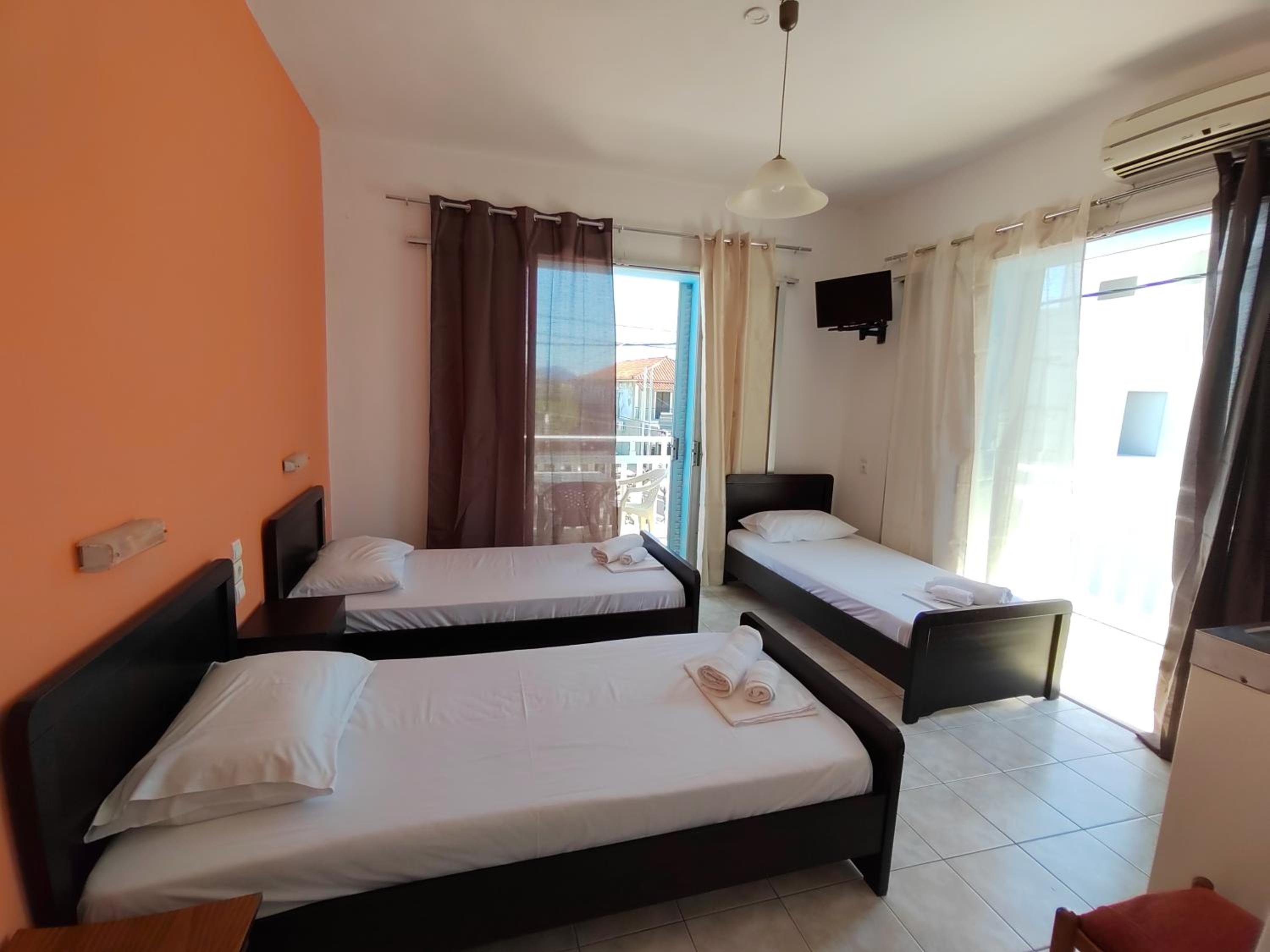 Standard Triple Room photo 1