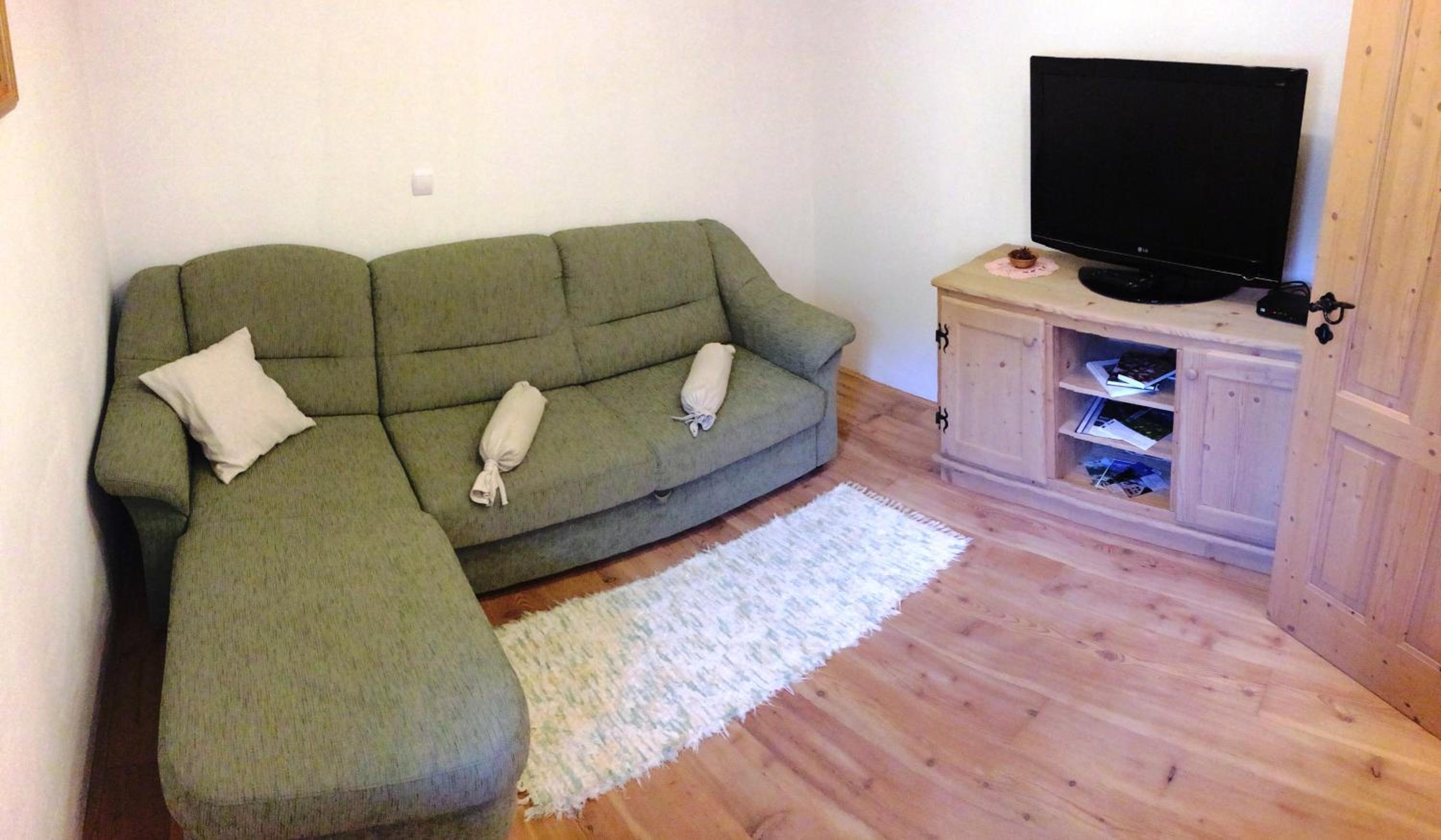 One-Bedroom Apartment - Photo 1