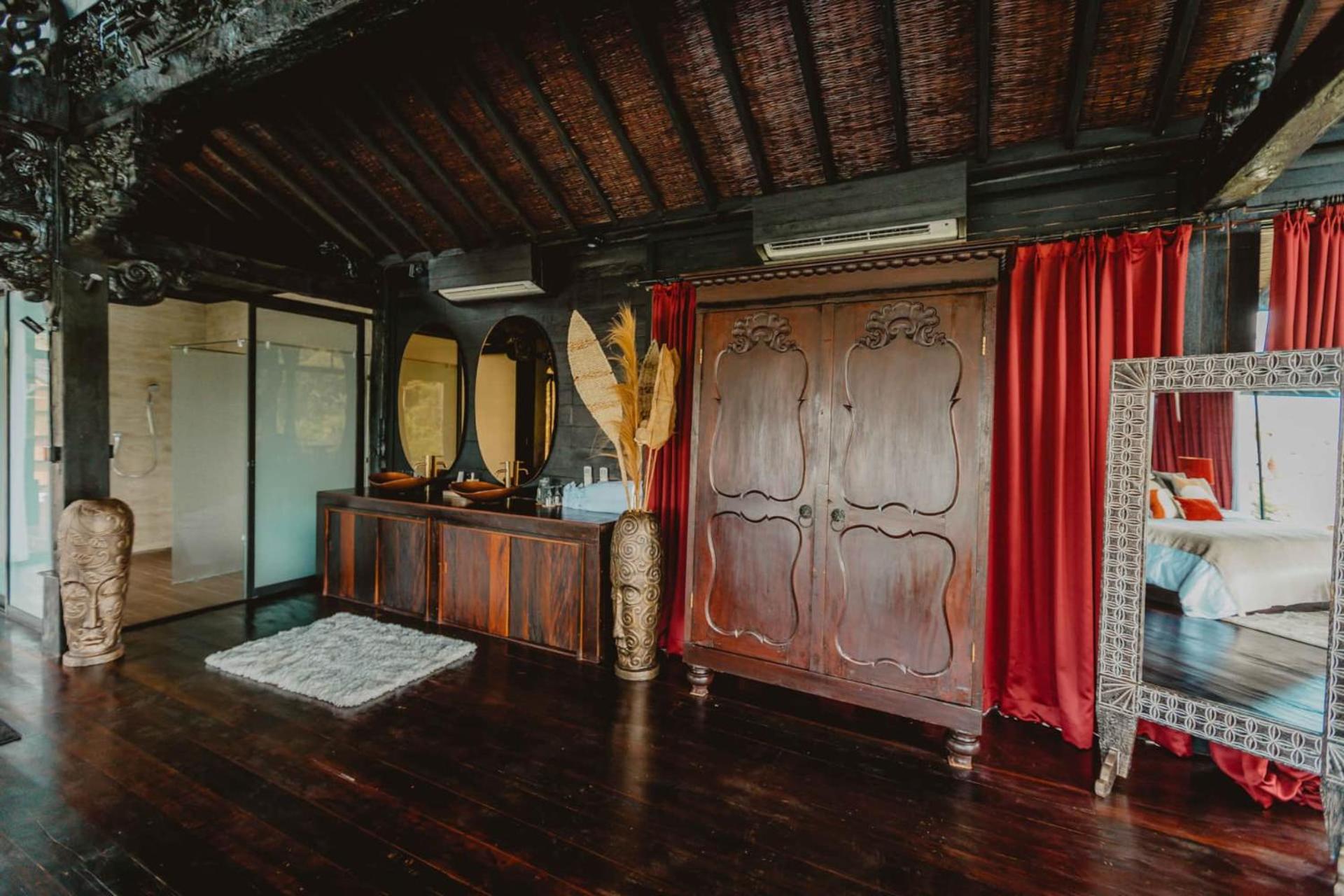 Villa with Private Pool - Photo 8