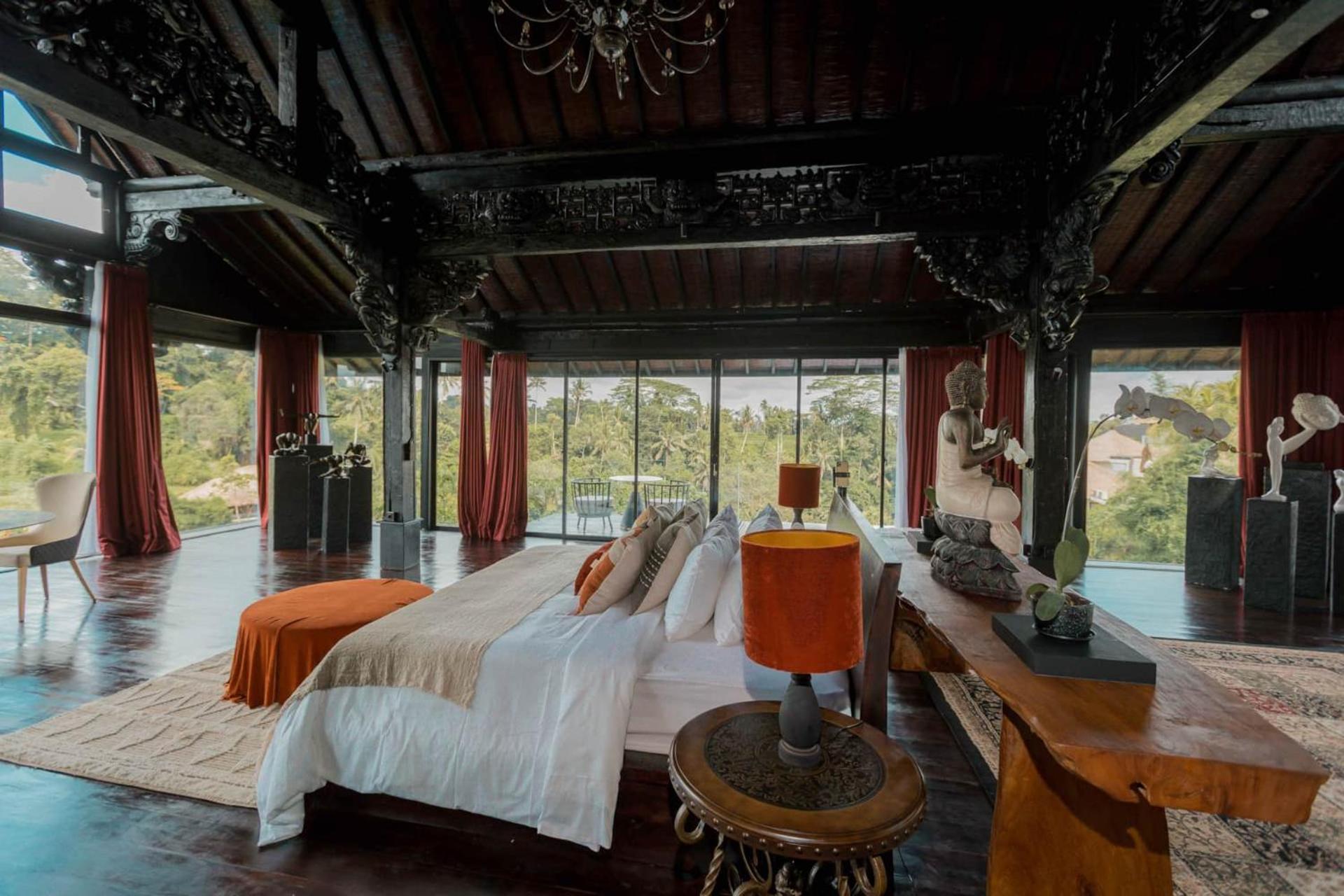 Villa with Private Pool - Photo 2