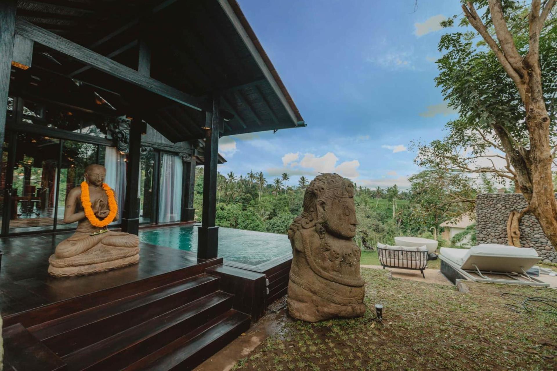 Villa with Private Pool - Photo 14