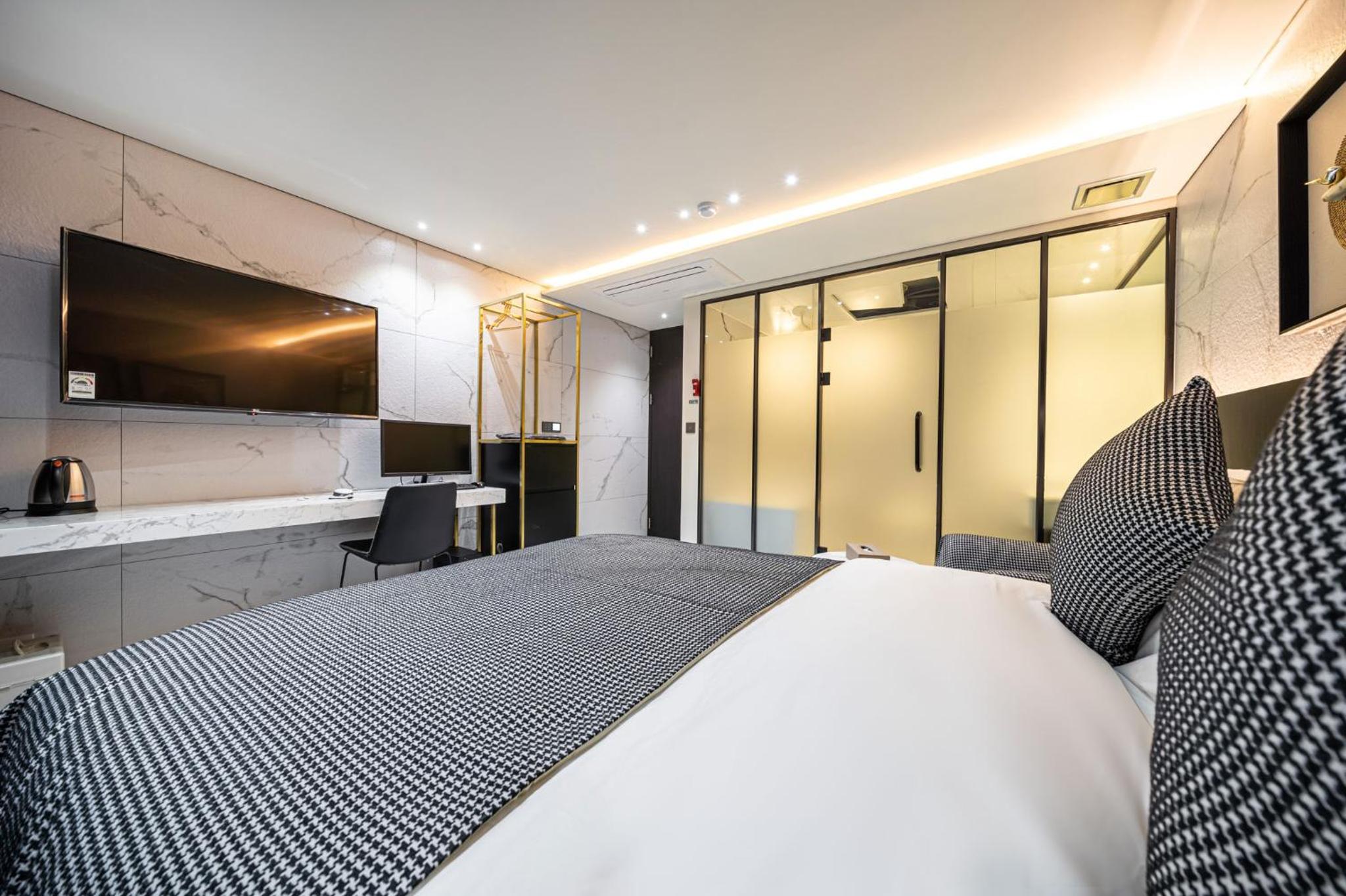 Superior Double Room - Photo 1