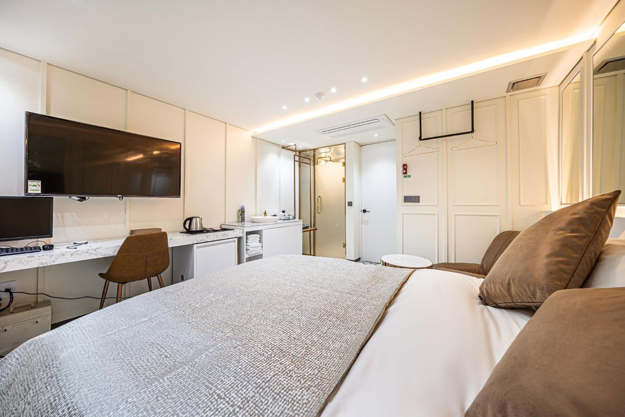 Superior Double Room - Photo 7
