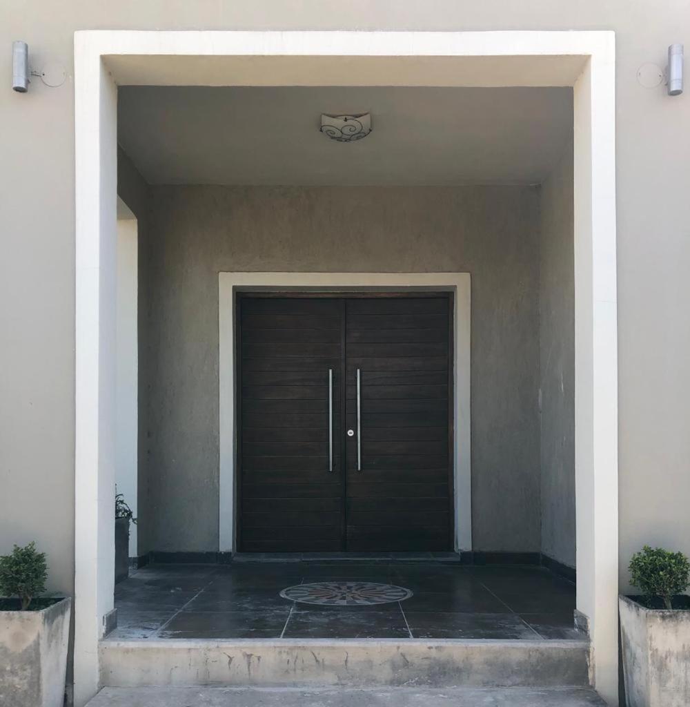 Four-Bedroom House photo 2
