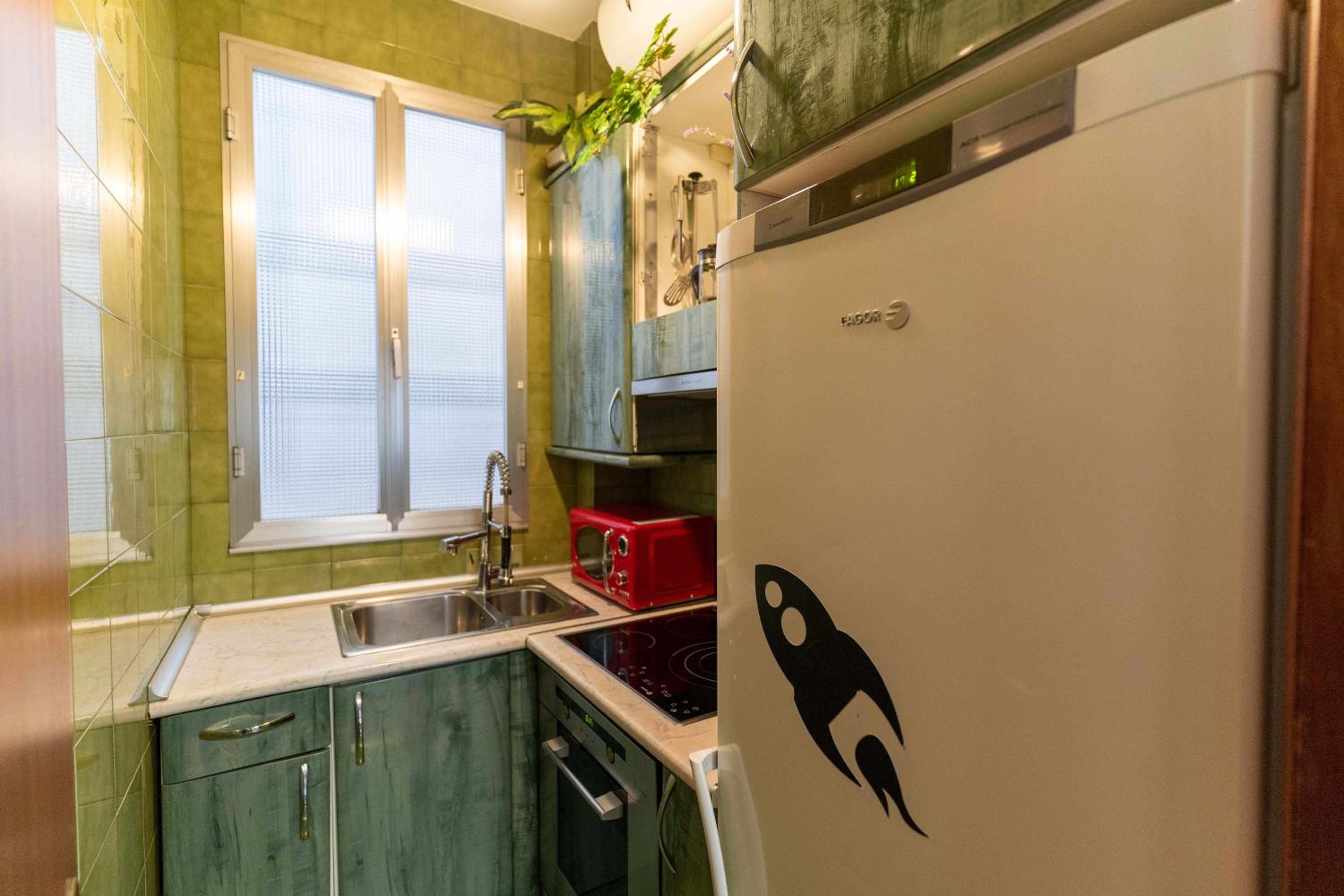 Three-Bedroom Apartment - Photo 14