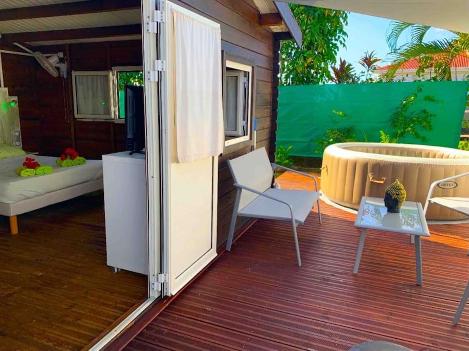 One-Bedroom House photo 1